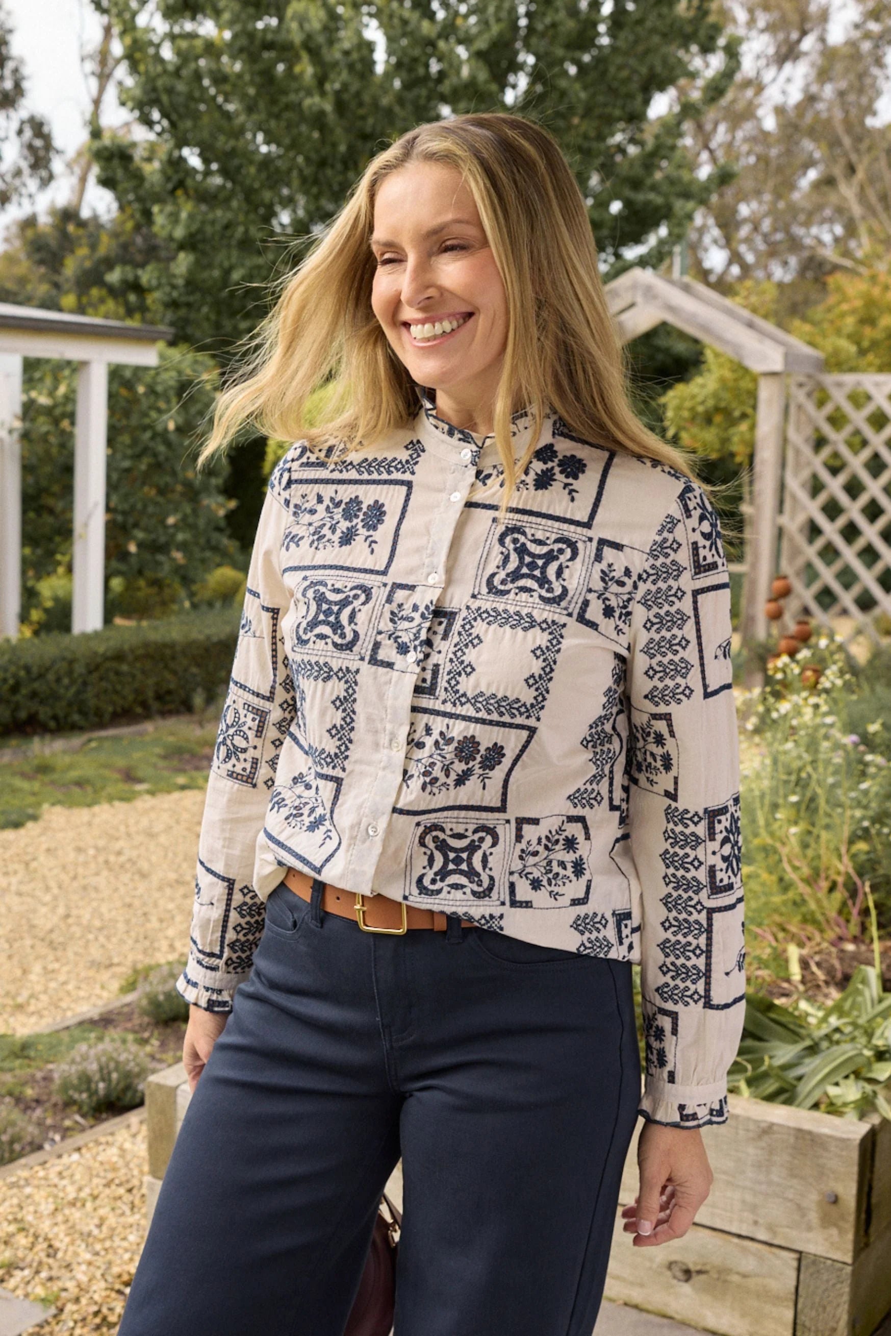 Goondiwindi Cotton Wattle Frill Cotton Shirt - White/Navy