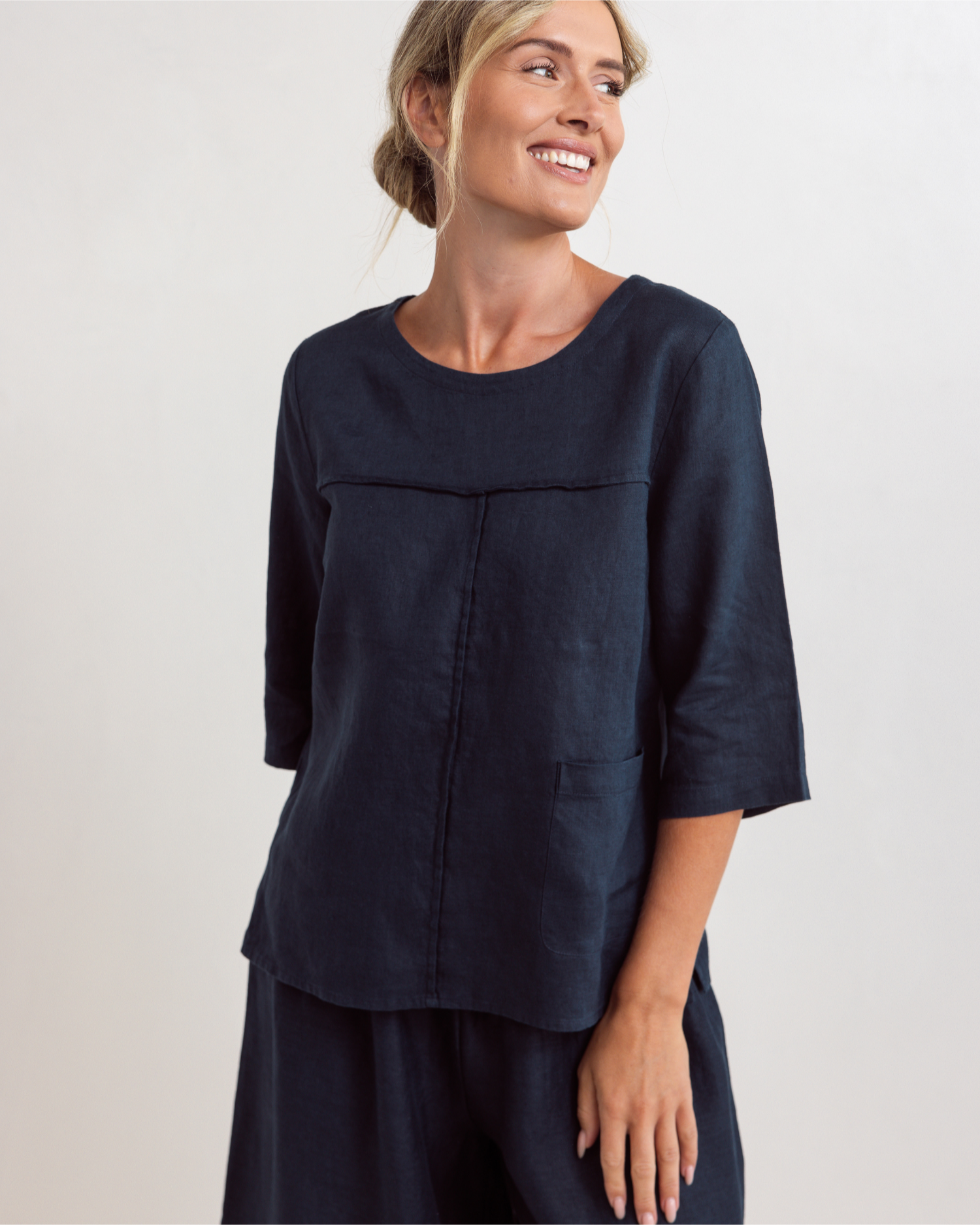 See Saw 3/4 Sleeve Seam Detail Top - Navy