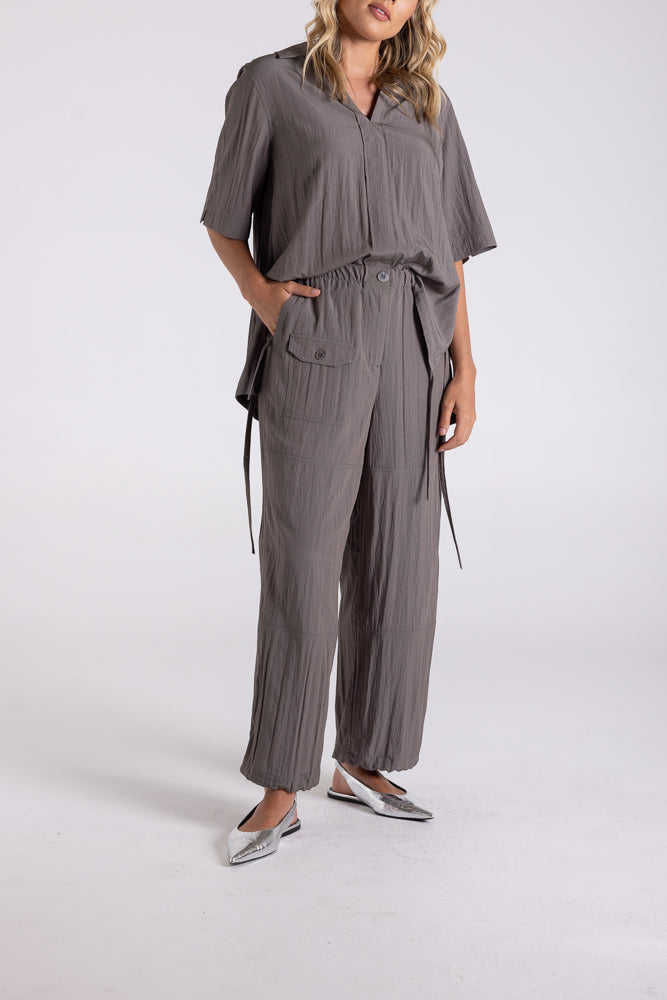 Two T's Crinkle Cargo Pants - Donkey
