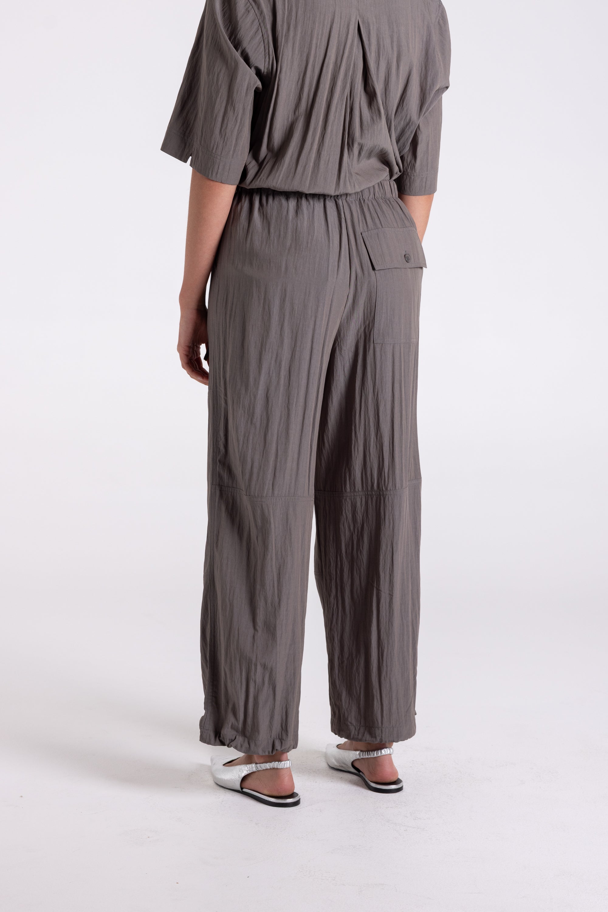 Two T's Crinkle Cargo Pants - Donkey