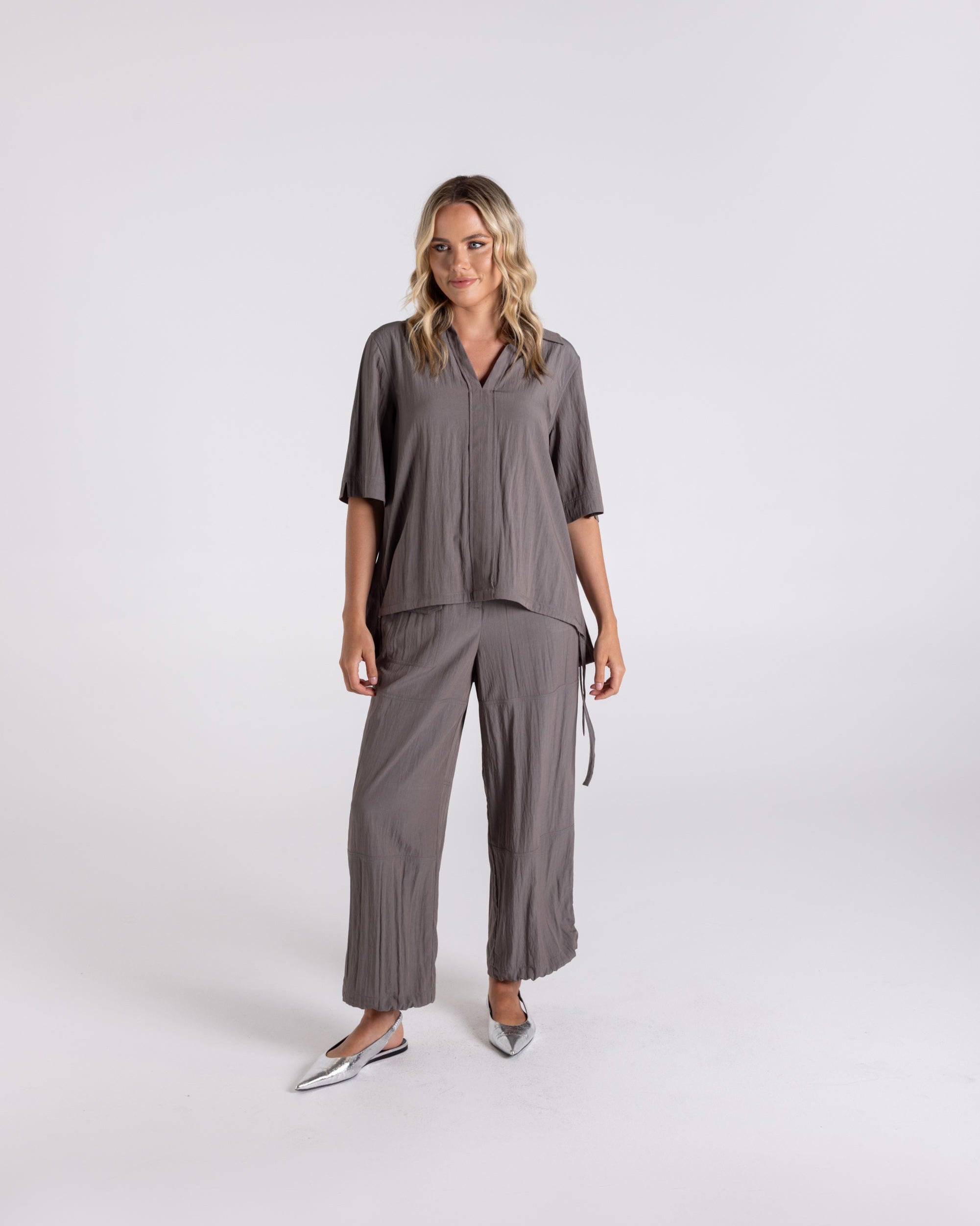 Two T's Crinkle Short Sleeve Top - Donkey