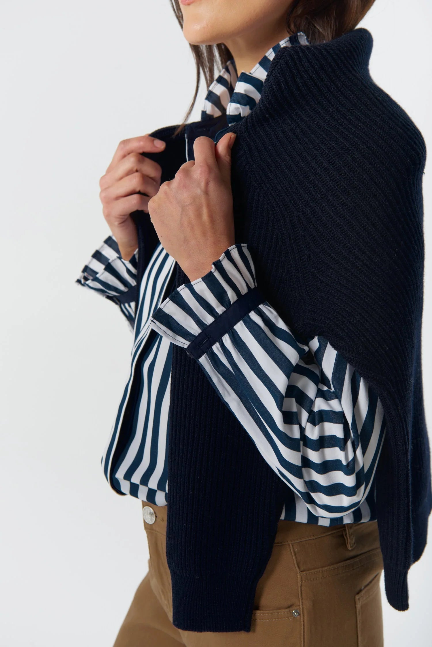 Goondiwindi Cotton Sky Frill Neck Cotton Shirt - Dark Navy/White