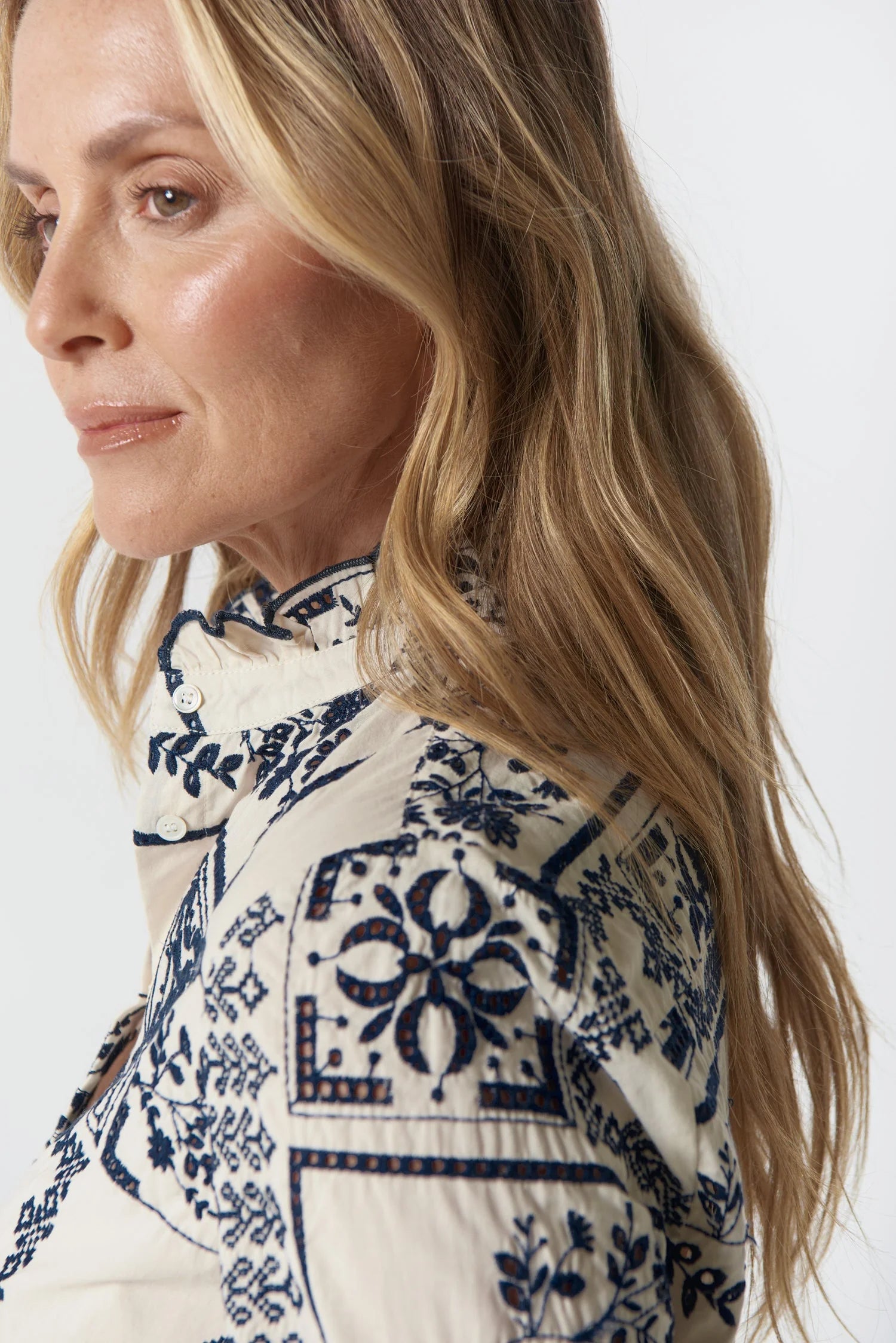 Goondiwindi Cotton Wattle Frill Cotton Shirt - White/Navy