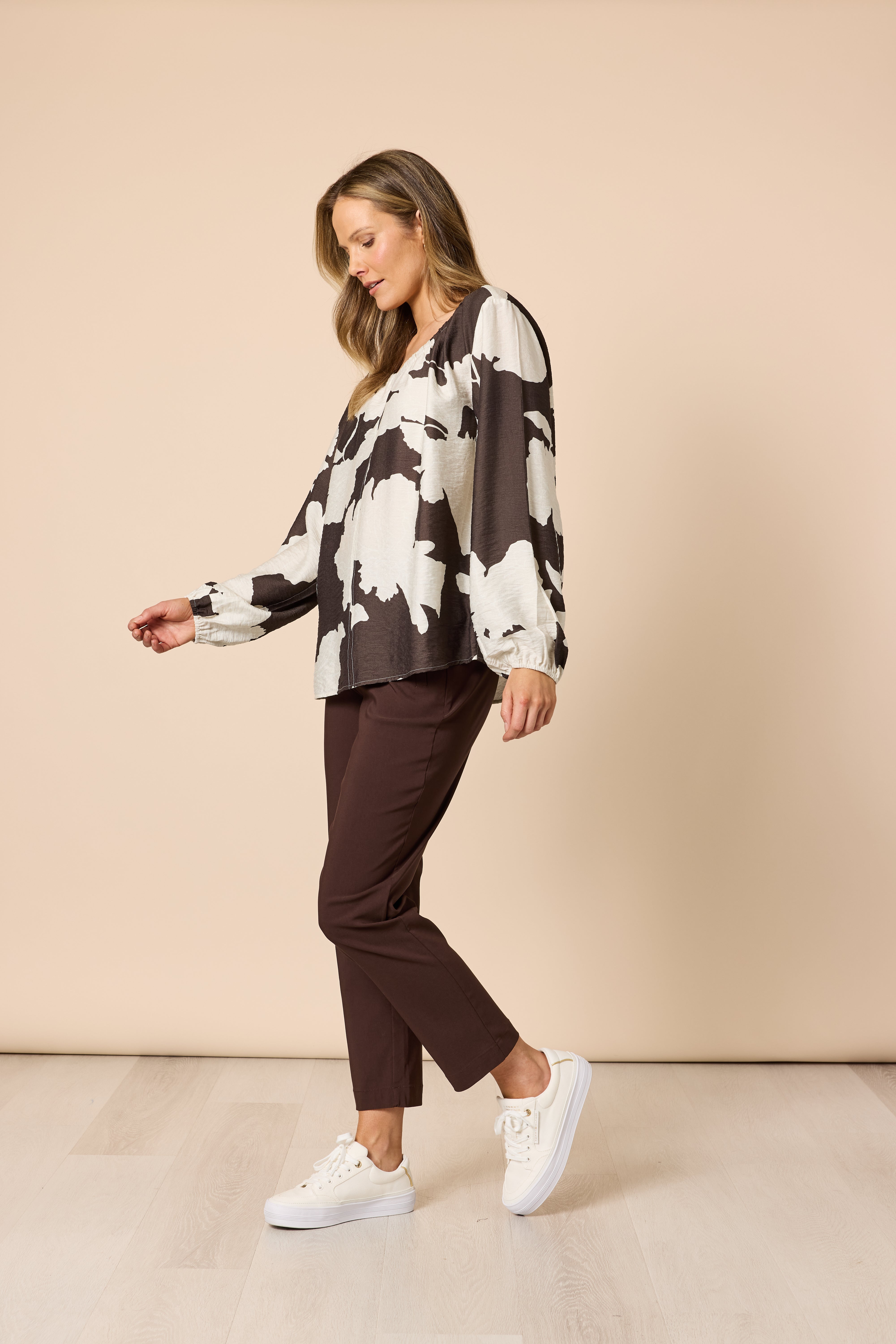 Clarity Toulouse Print Top - Coffee/Ivory