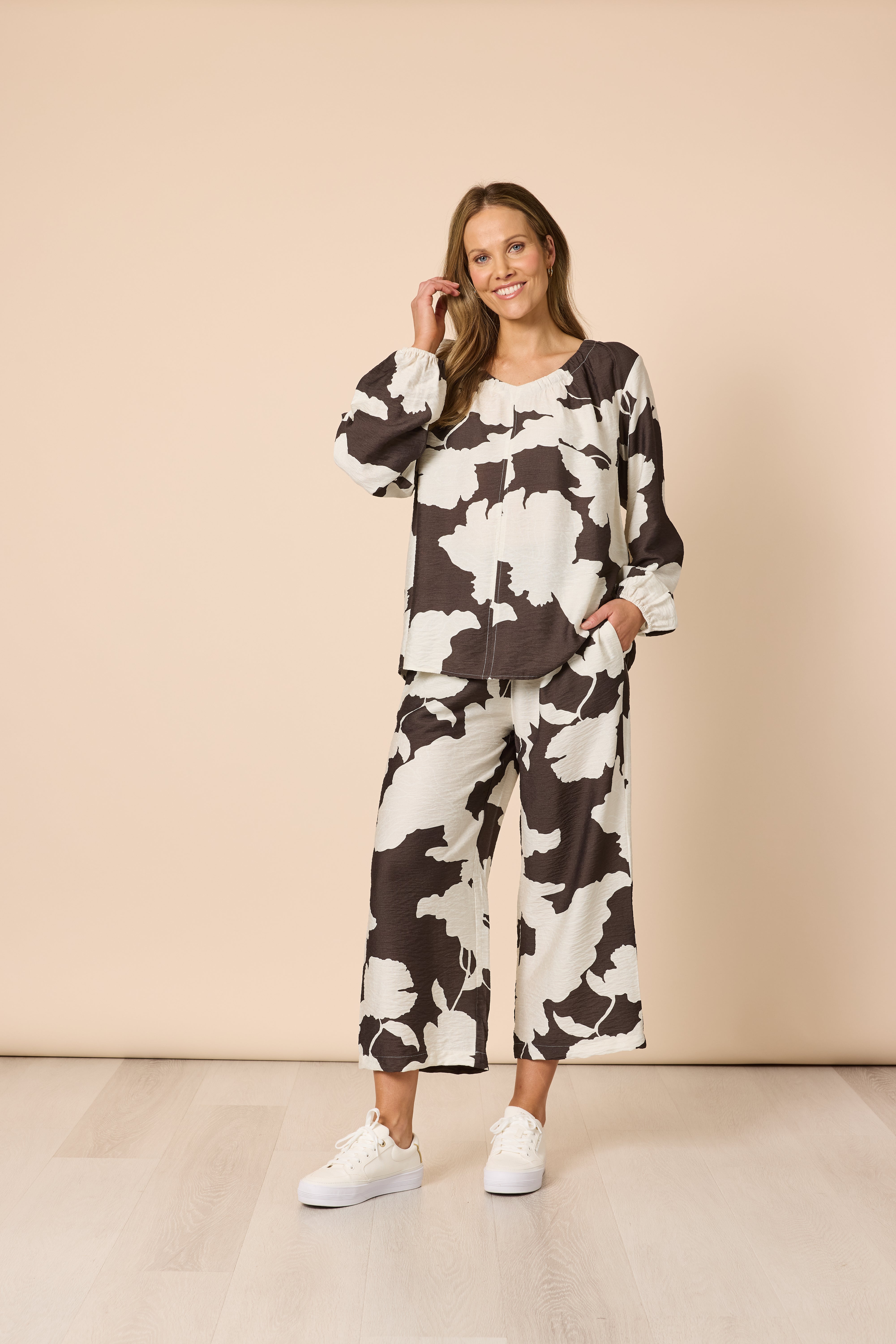 Clarity Toulouse Print Top - Coffee/Ivory