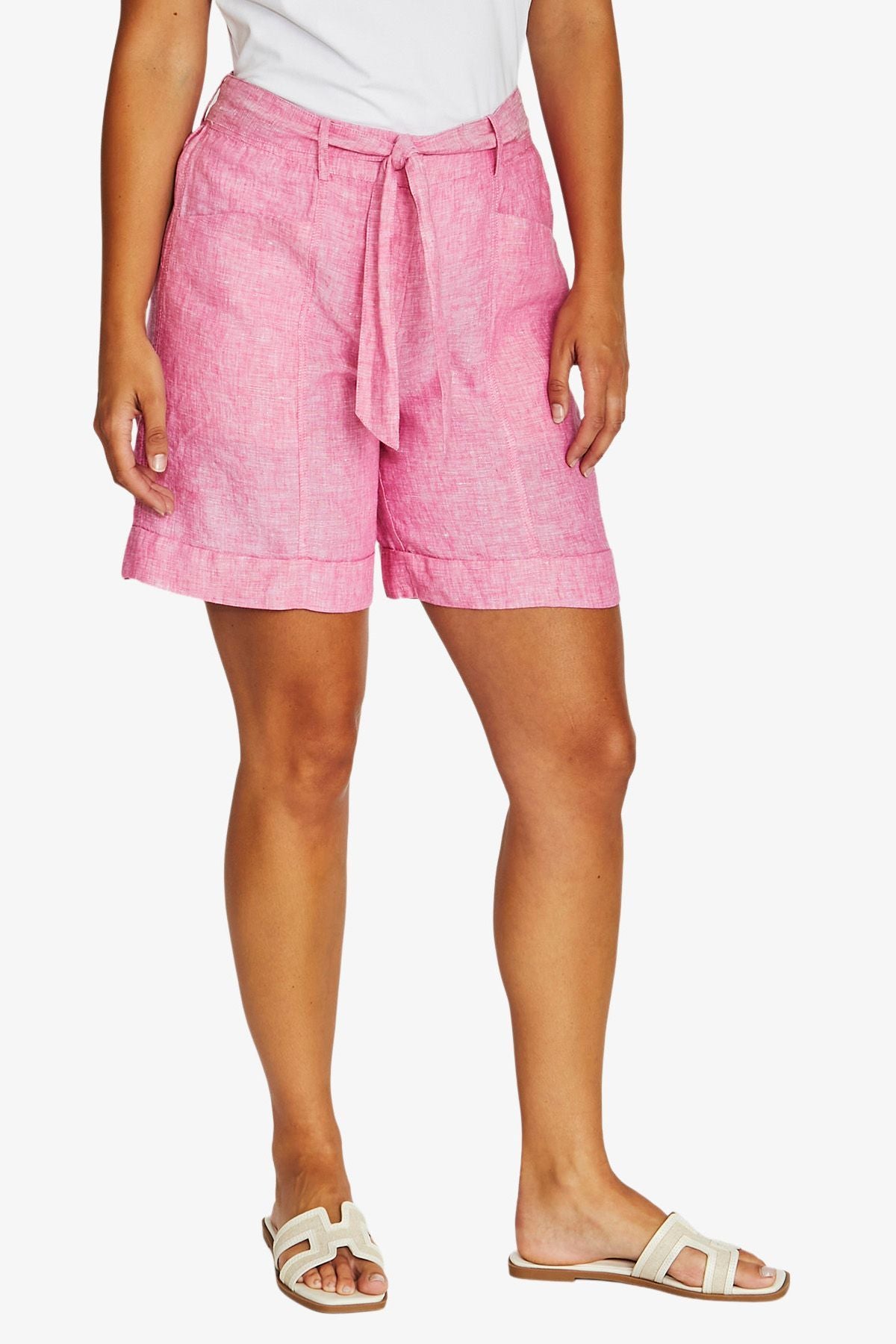 Jump Seam Detail Short - Hibiscus