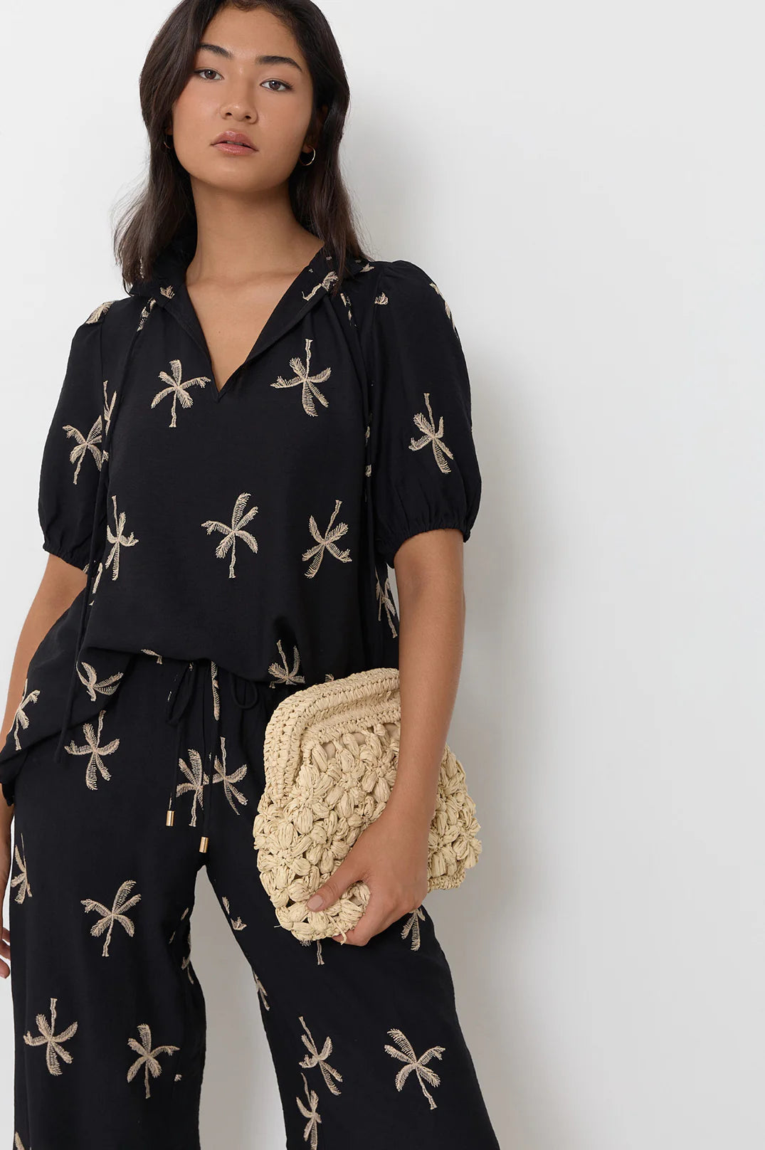 Adorne Flower Paper Weave Clutch - Natural