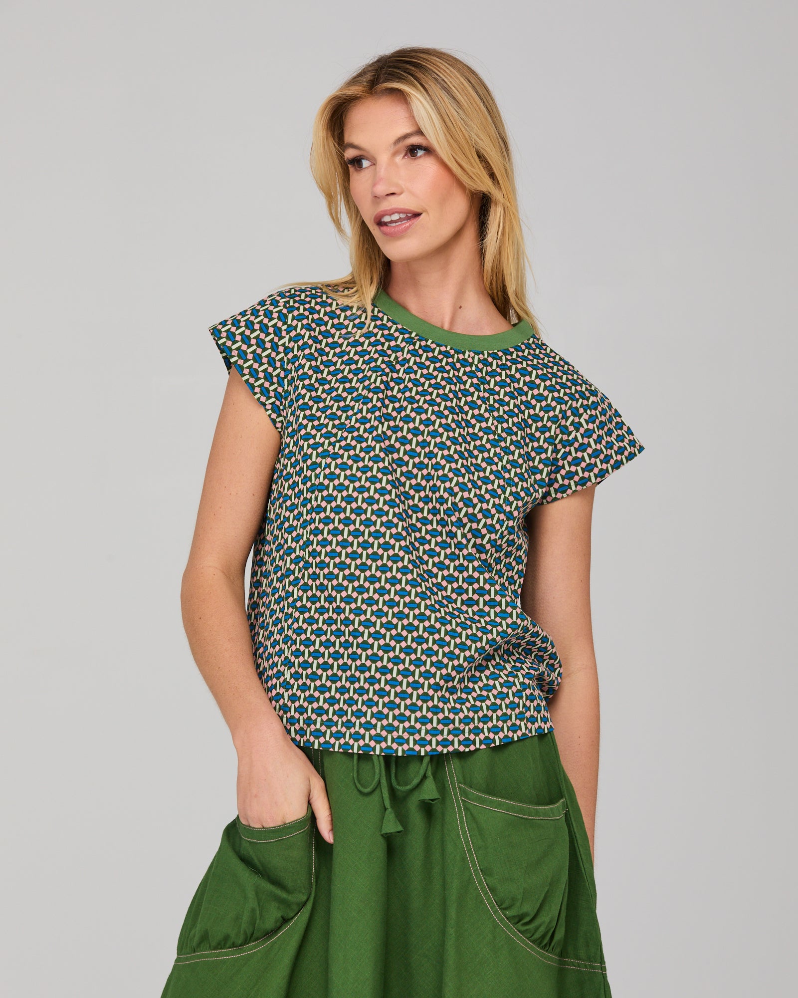 Boom Shankar Leaf Top - Sakura