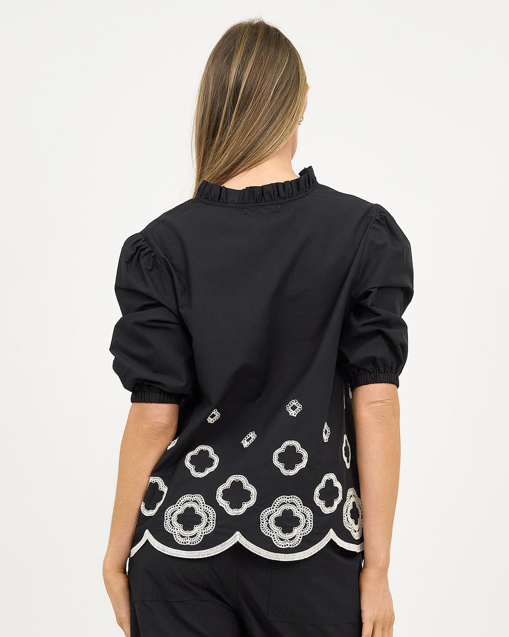 Liberty Rose Embroidered Scallop Hem Top - Black/White