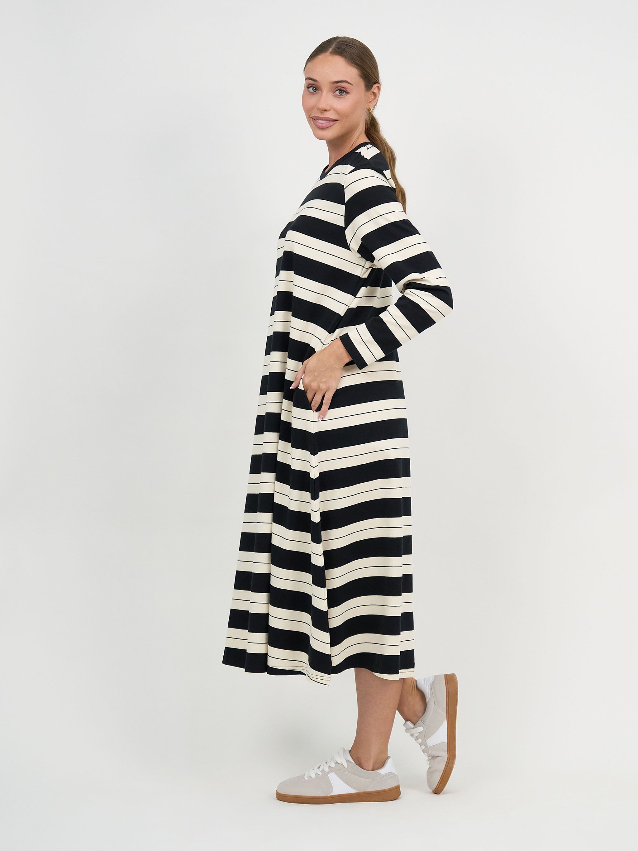 Liberty Rose Stripe Lounge Midi Dress – Black/Ivory