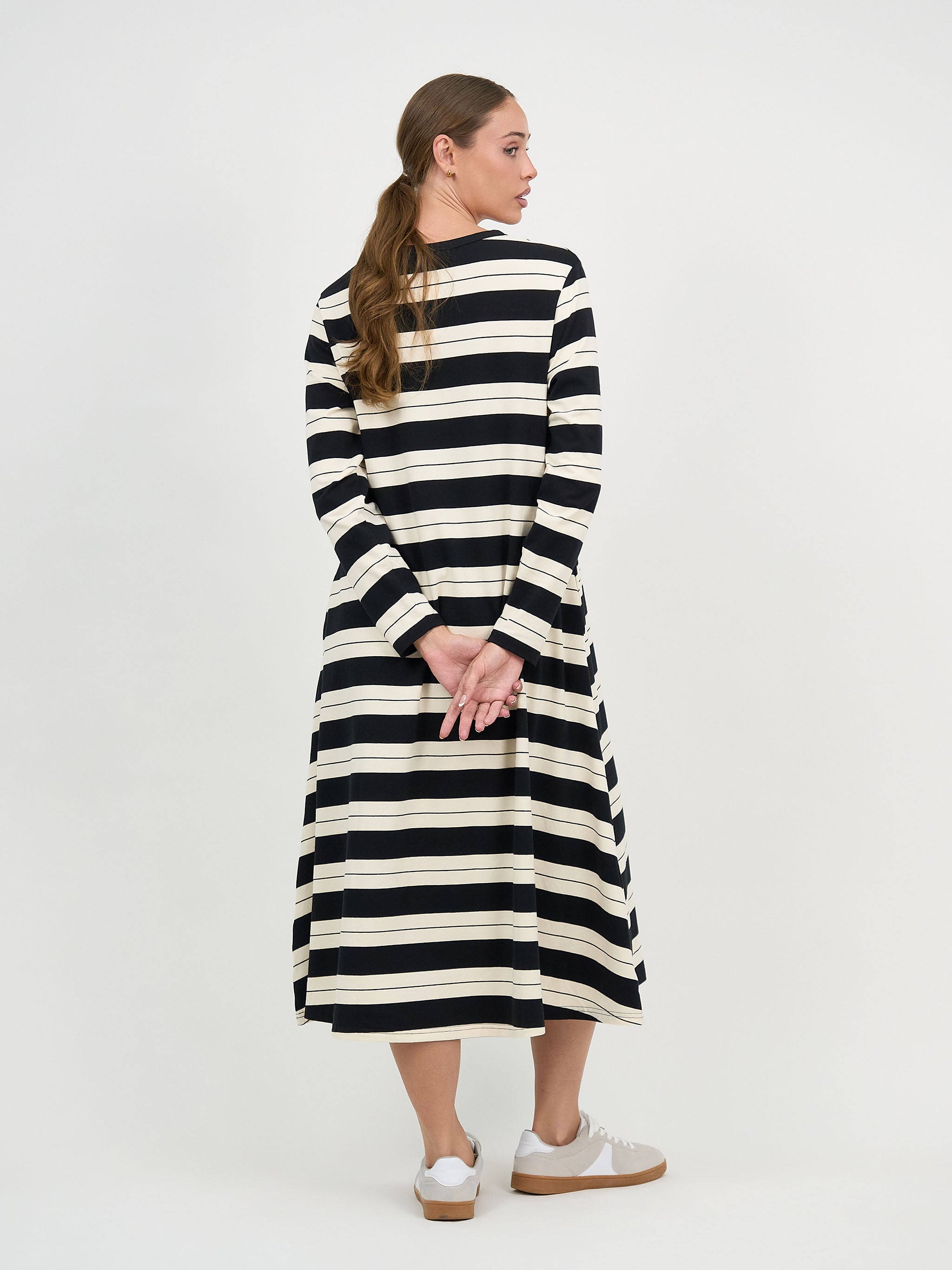 Liberty Rose Stripe Lounge Midi Dress – Black/Ivory