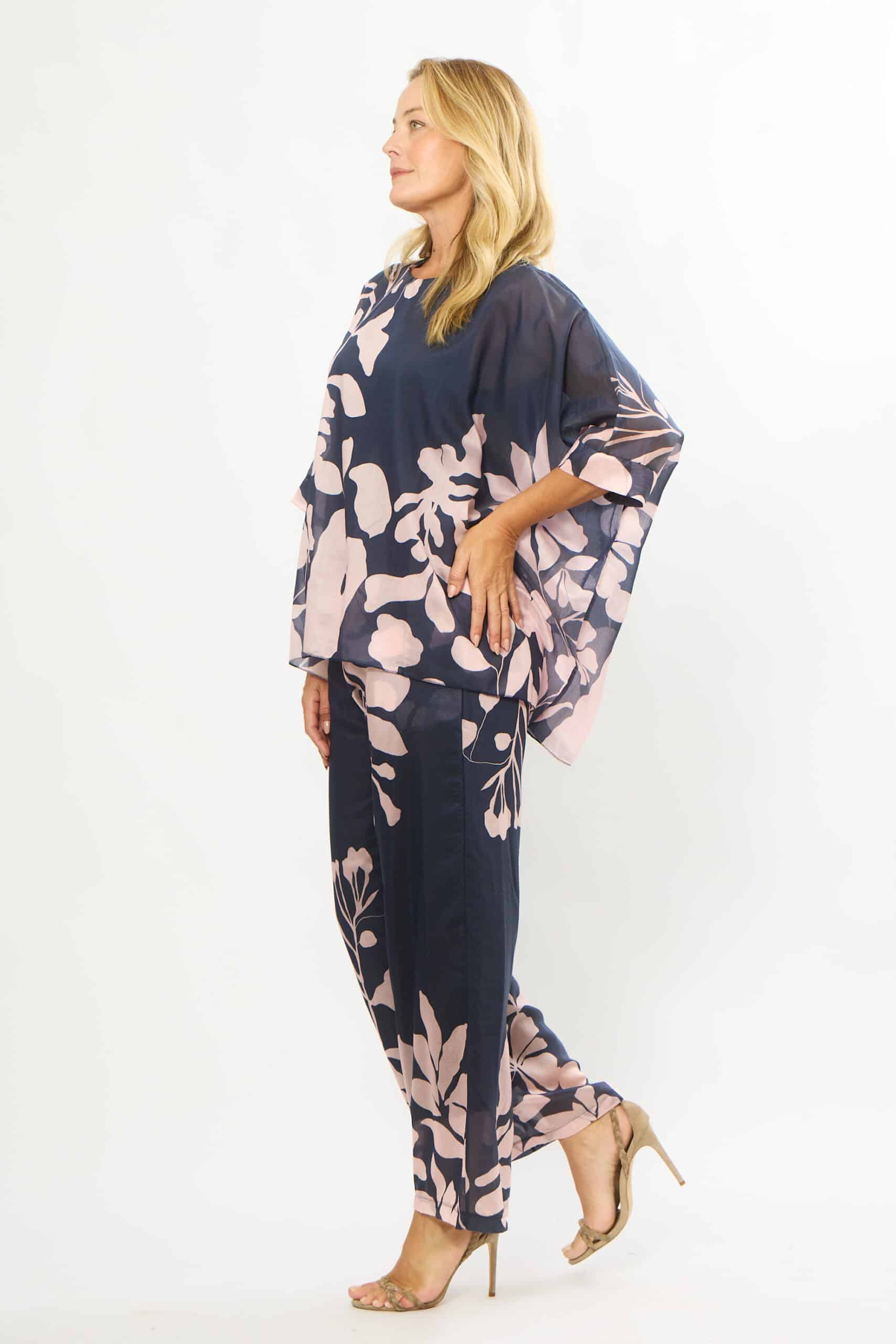 La Strada Kaftan Top - Navy/Pink