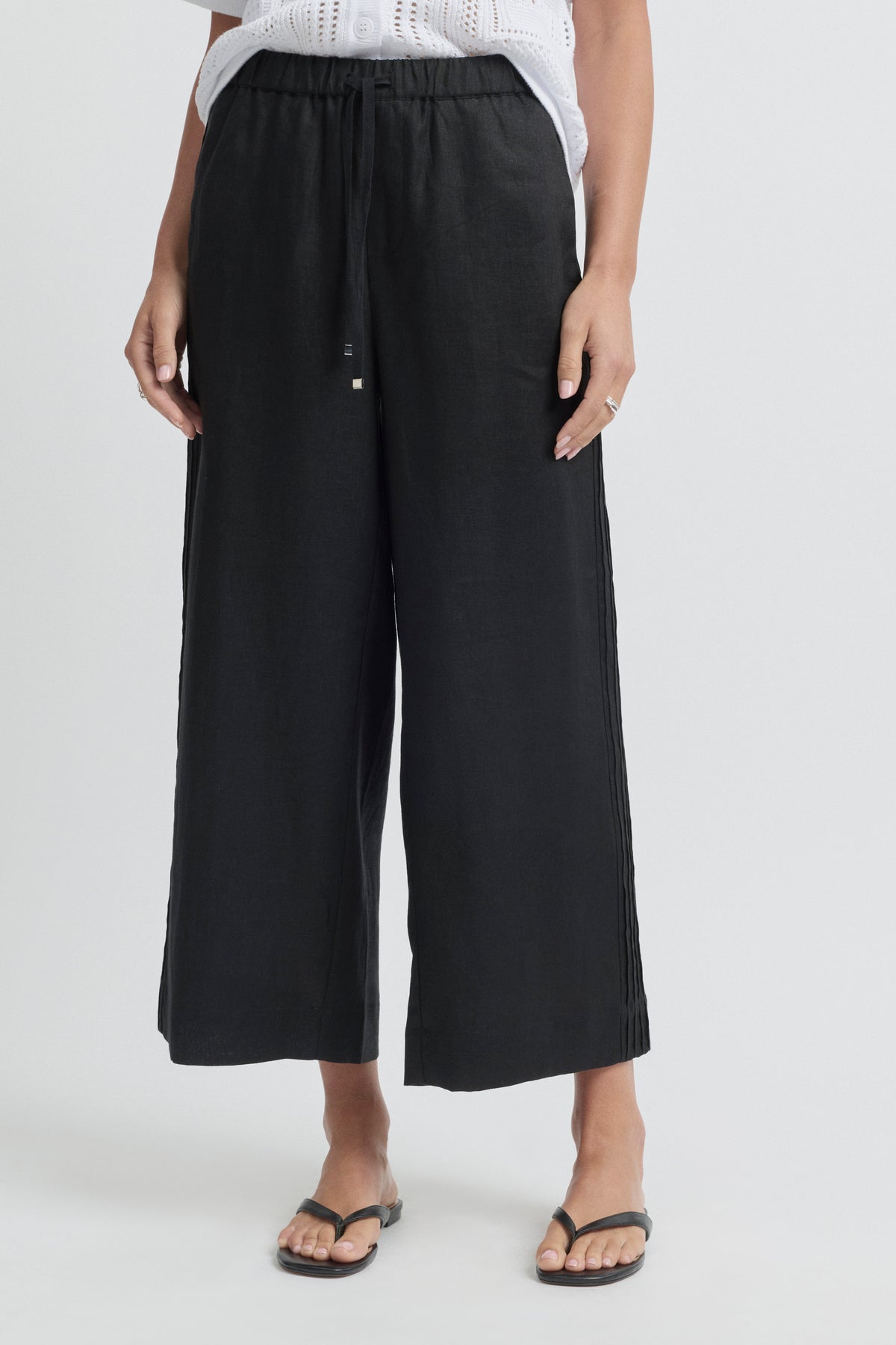 Yarra Trail Tirari Pintuck Pant - Black