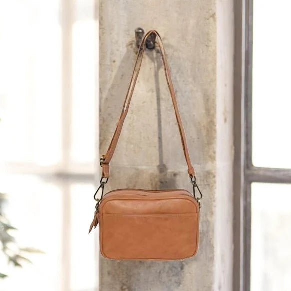 Cosgrove & Co Jackie Twin Zip Retro Camera Bag - Camel