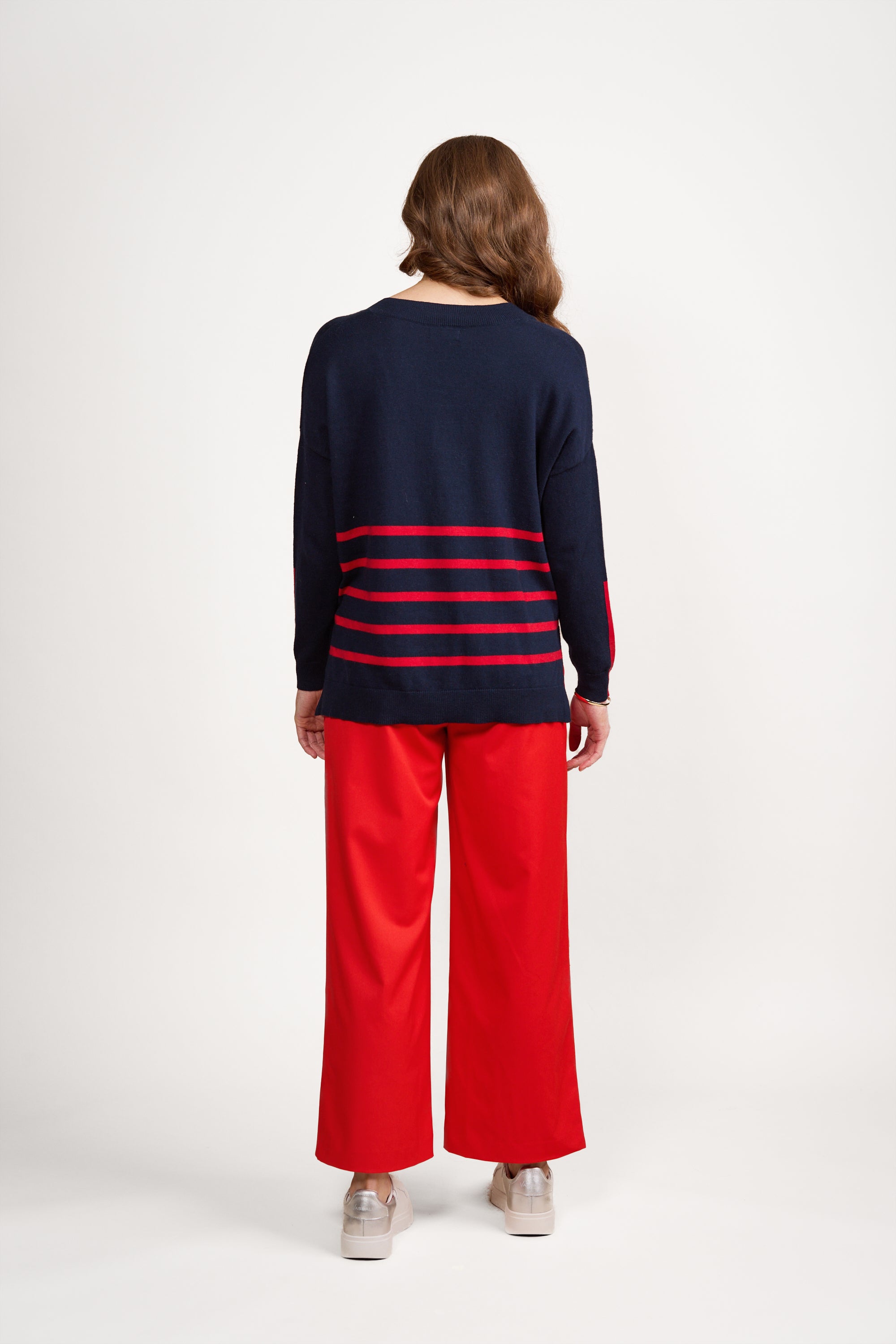 Vassalli Relaxed V Neck Sweater - Ink/Red