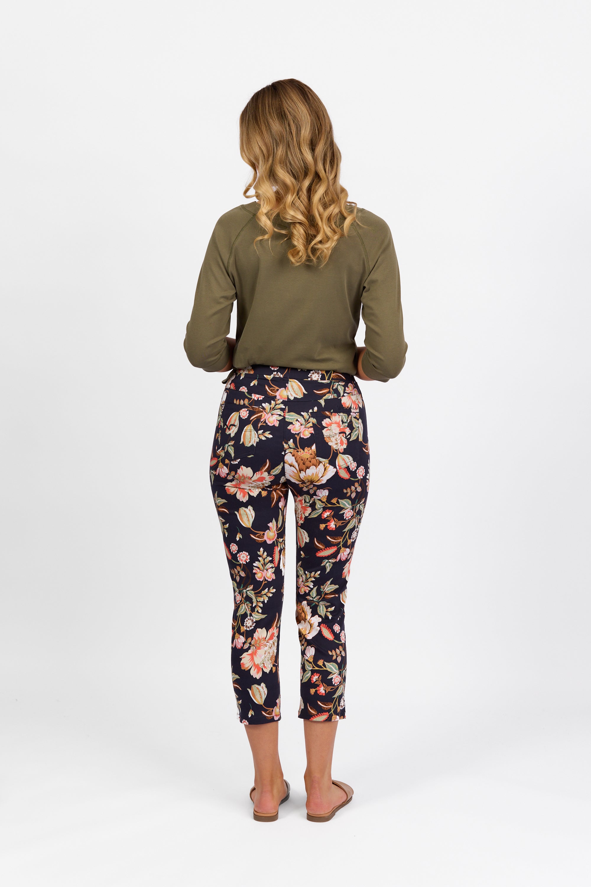 Vassalli Skinny Leg 7/8 Pull-On Pant - Freya