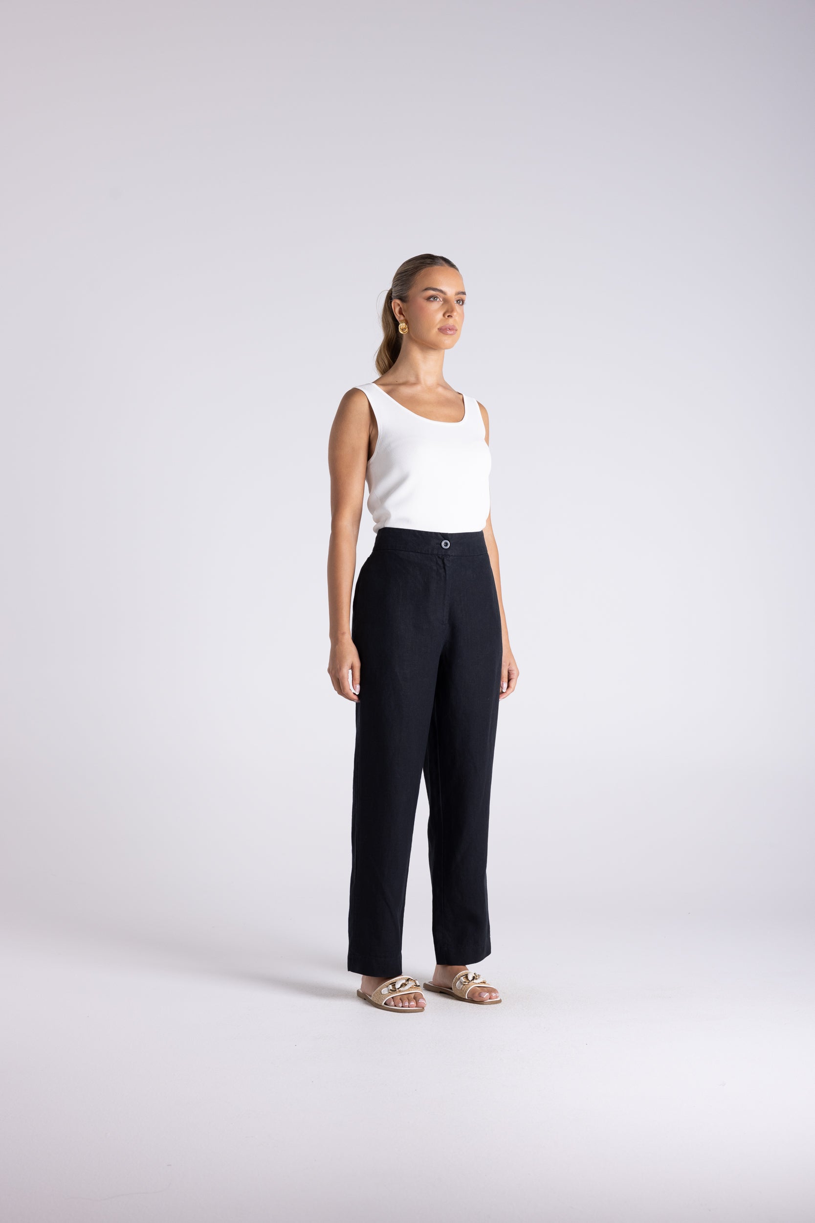 Two T's Luna 7/8 Linen Pant - Black