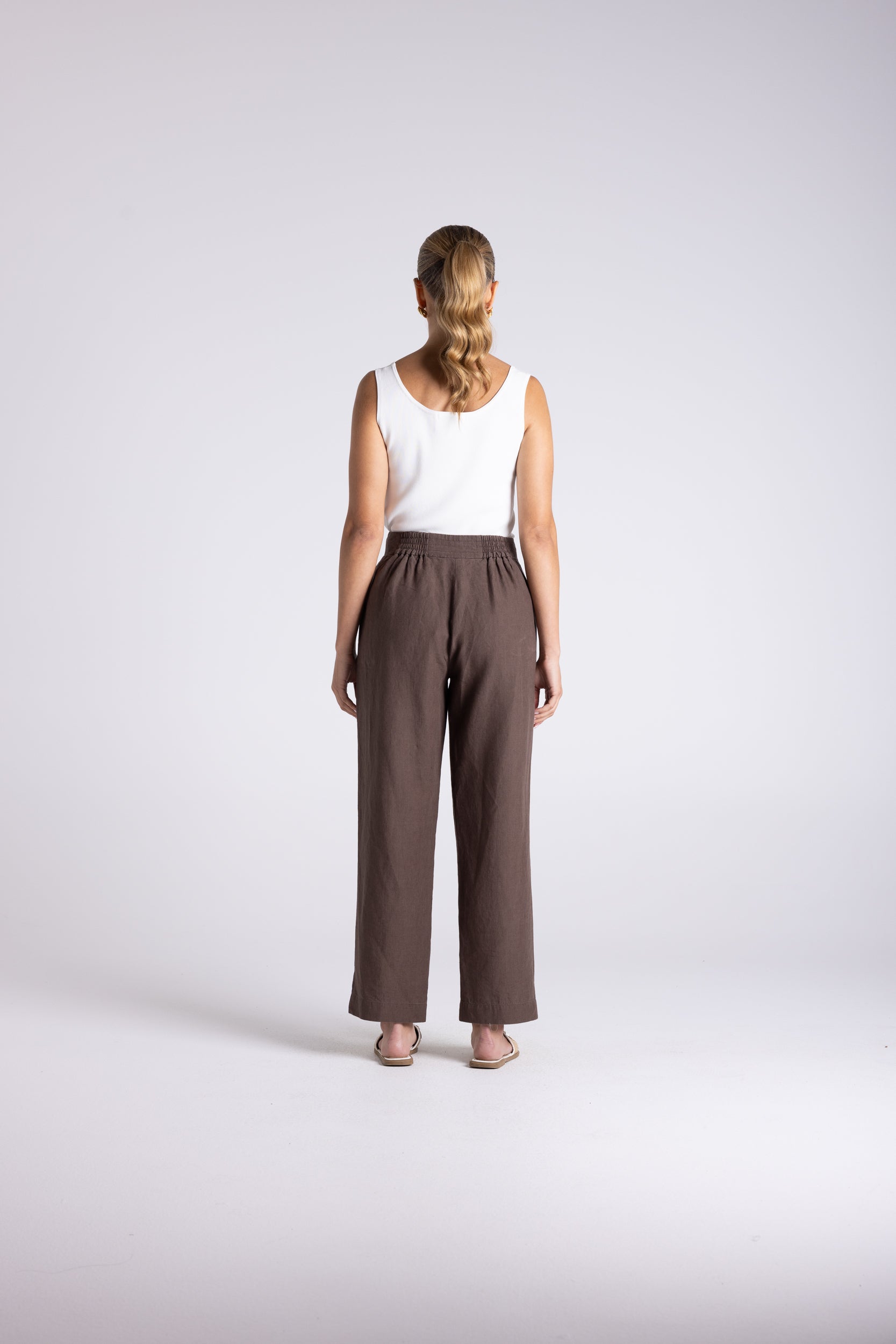 Two T's Luna 7/8 Linen Pant - Chestnut