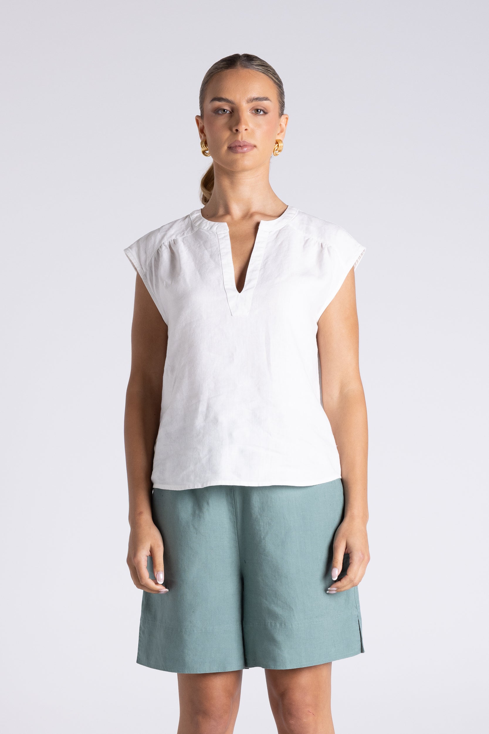 Two T's Aria Linen Top - White