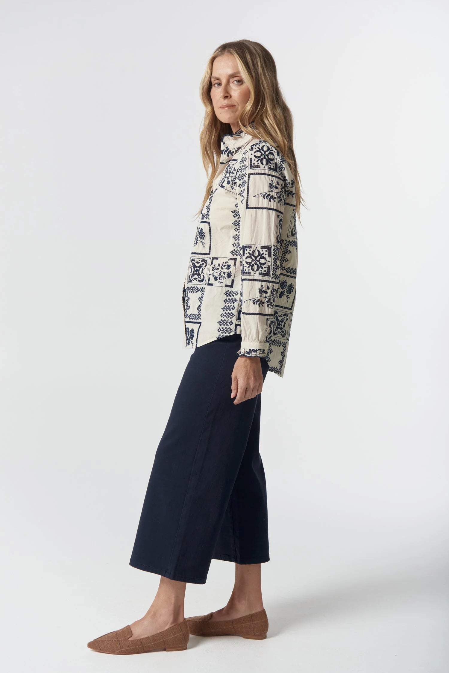 Goondiwindi Cotton Wattle Frill Cotton Shirt - White/Navy