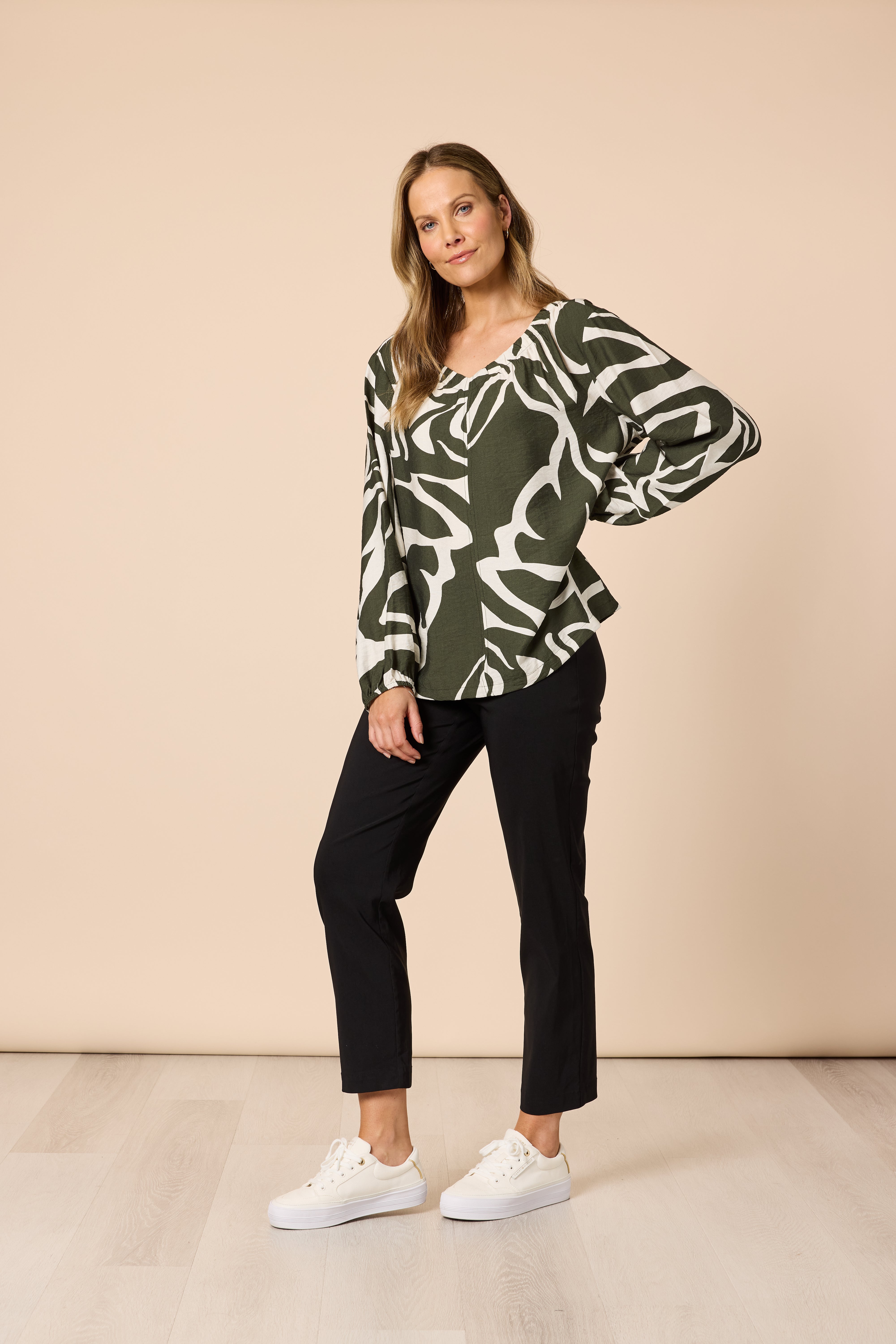Clarity Lyon Print Top - Khaki/Ivory