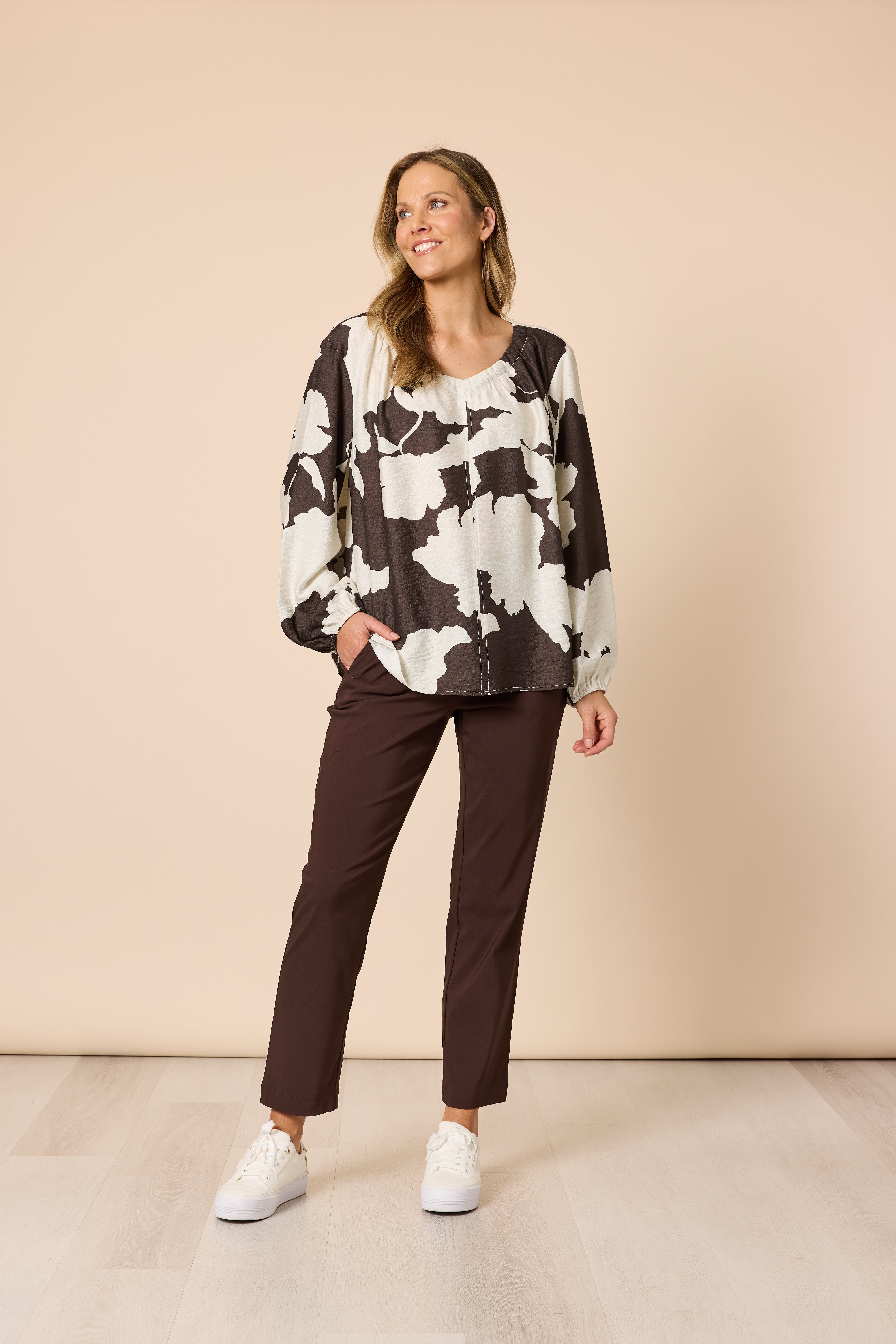 Clarity Toulouse Print Top - Coffee/Ivory