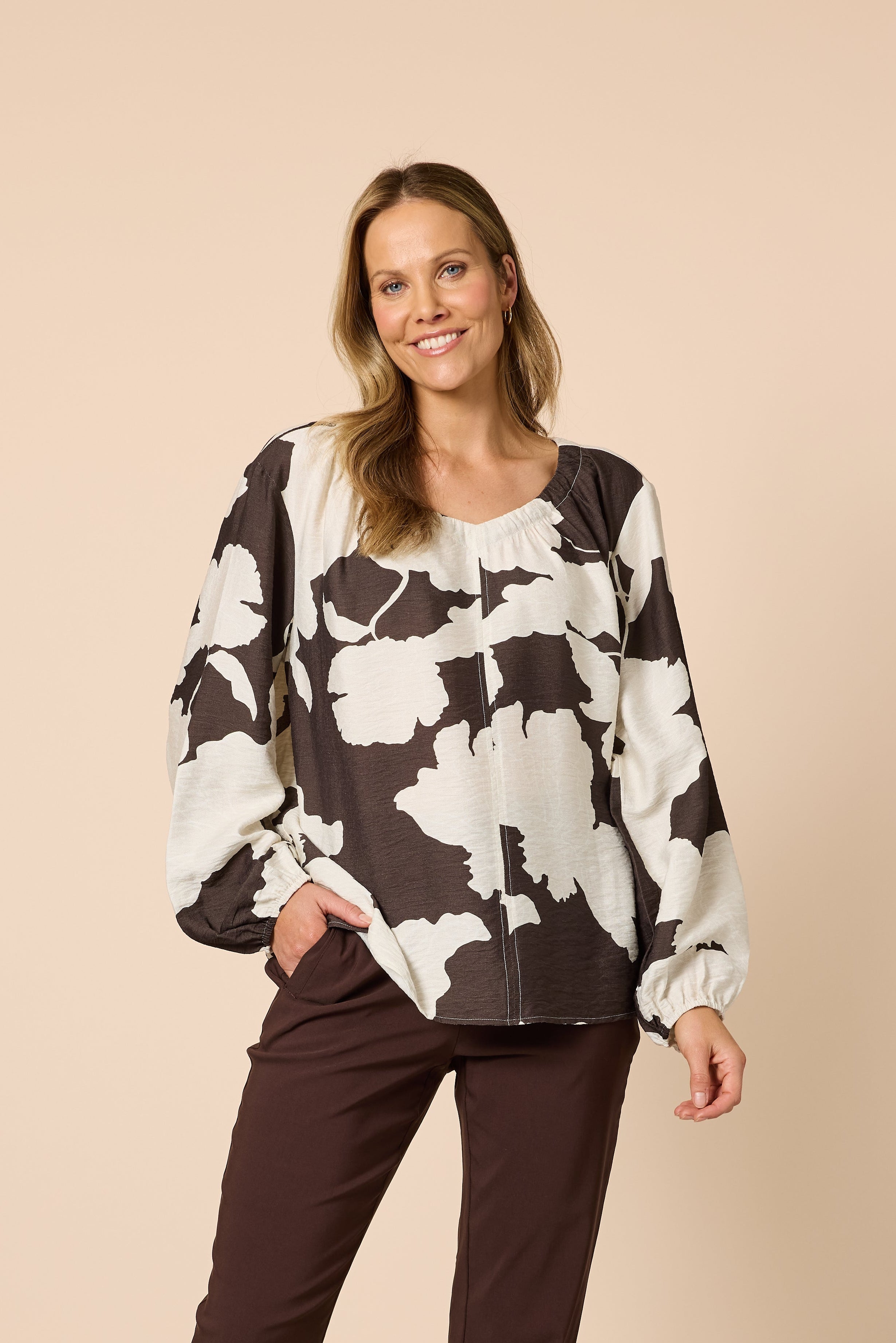 Clarity Toulouse Print Top - Coffee/Ivory