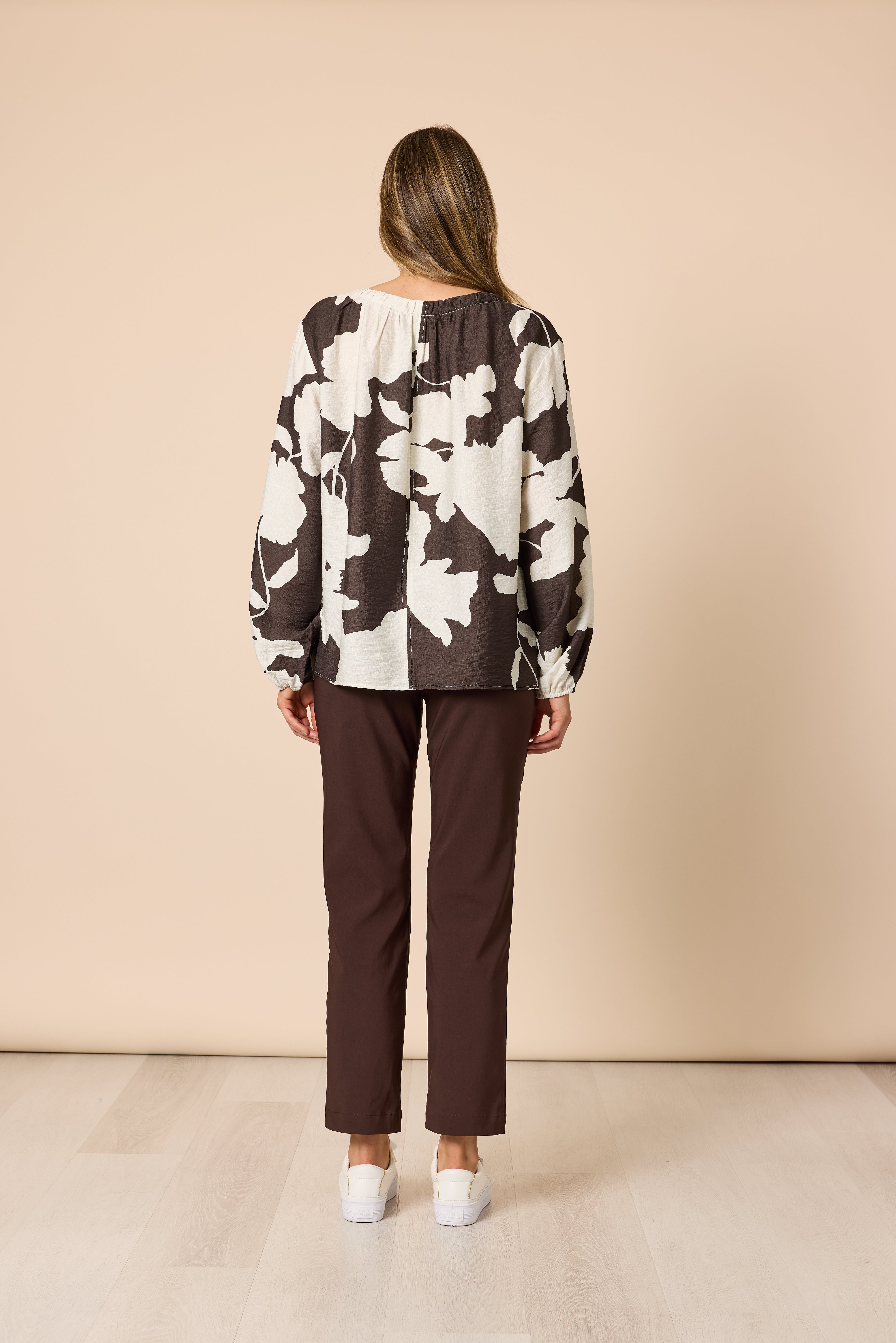 Clarity Toulouse Print Top - Coffee/Ivory
