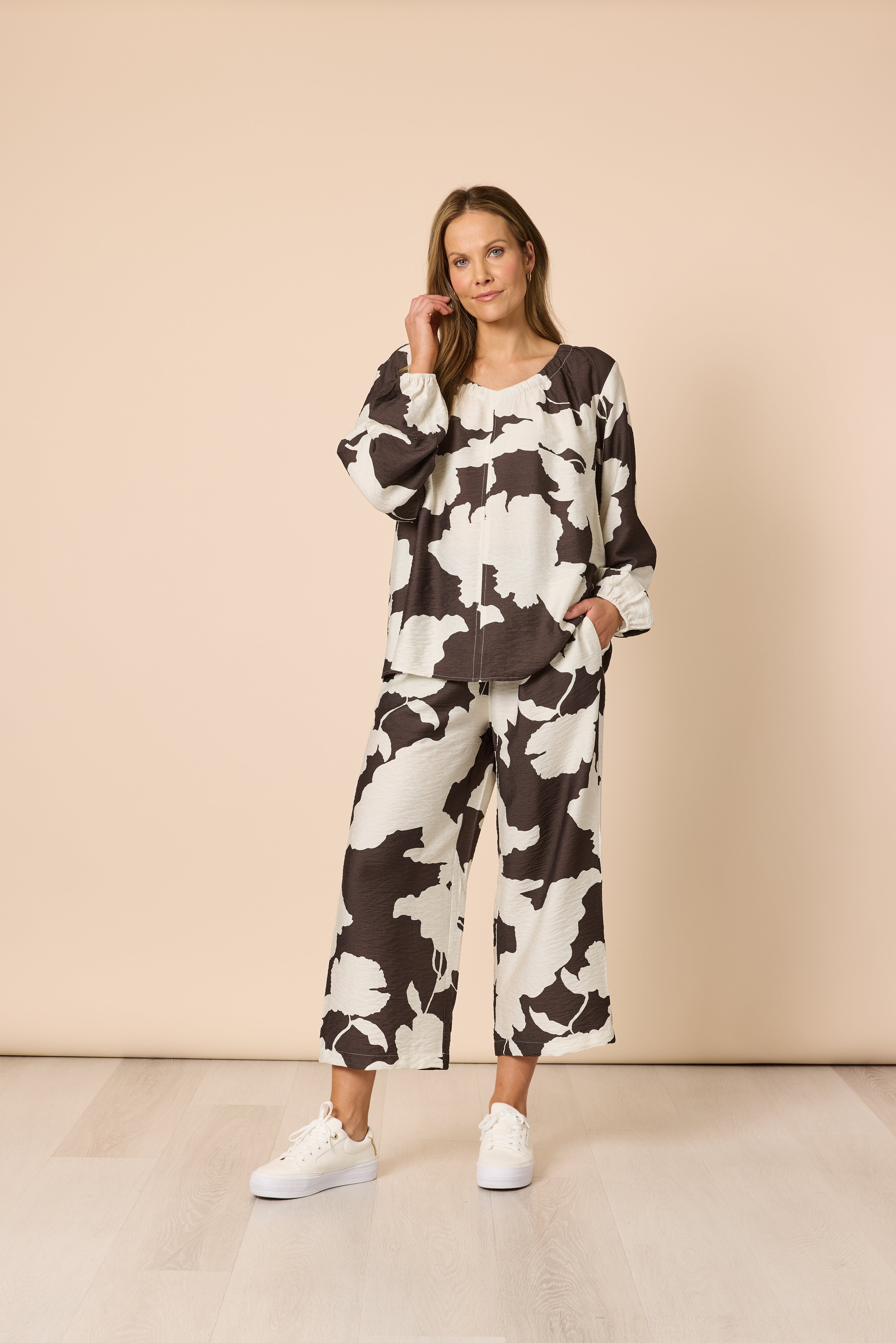 Clarity Toulouse Print Top - Coffee/Ivory