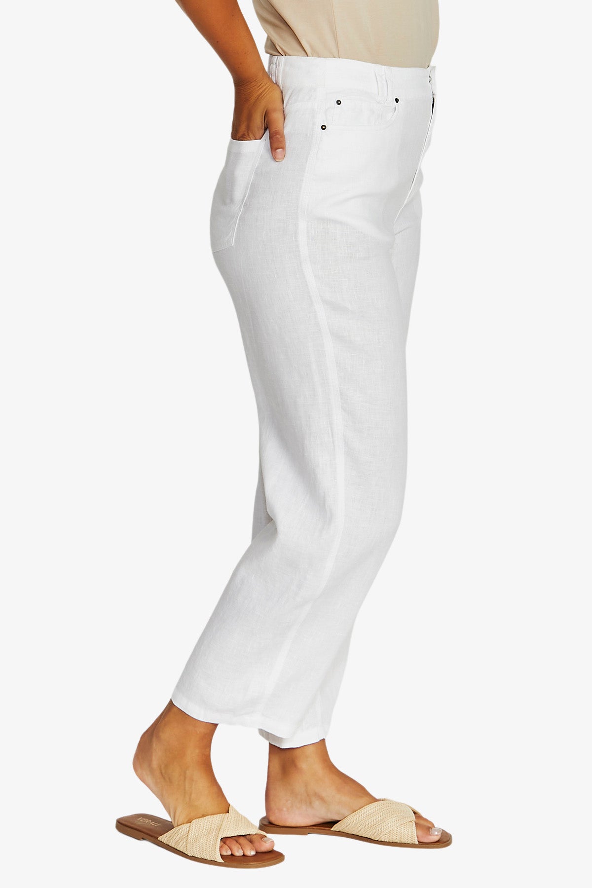 Jump Barrel Leg Linen Jean - White