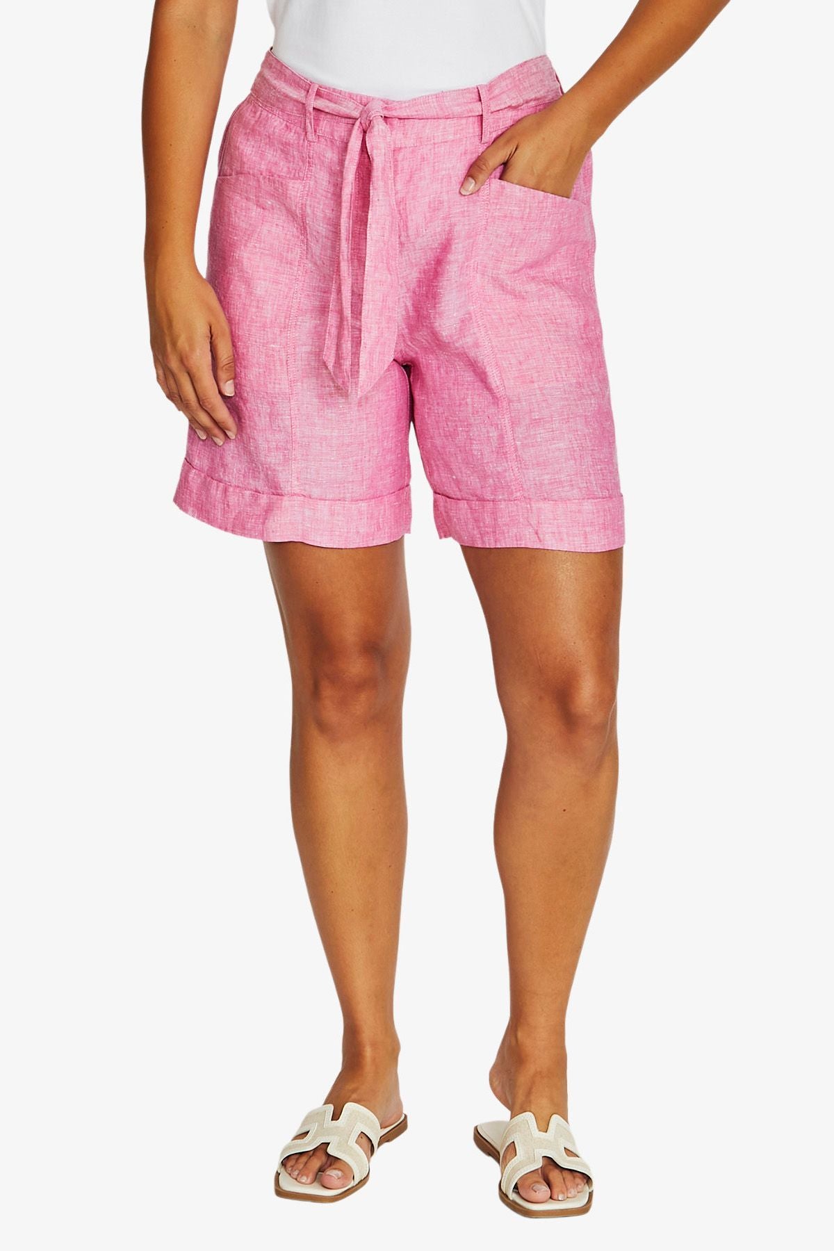 Jump Seam Detail Short - Hibiscus