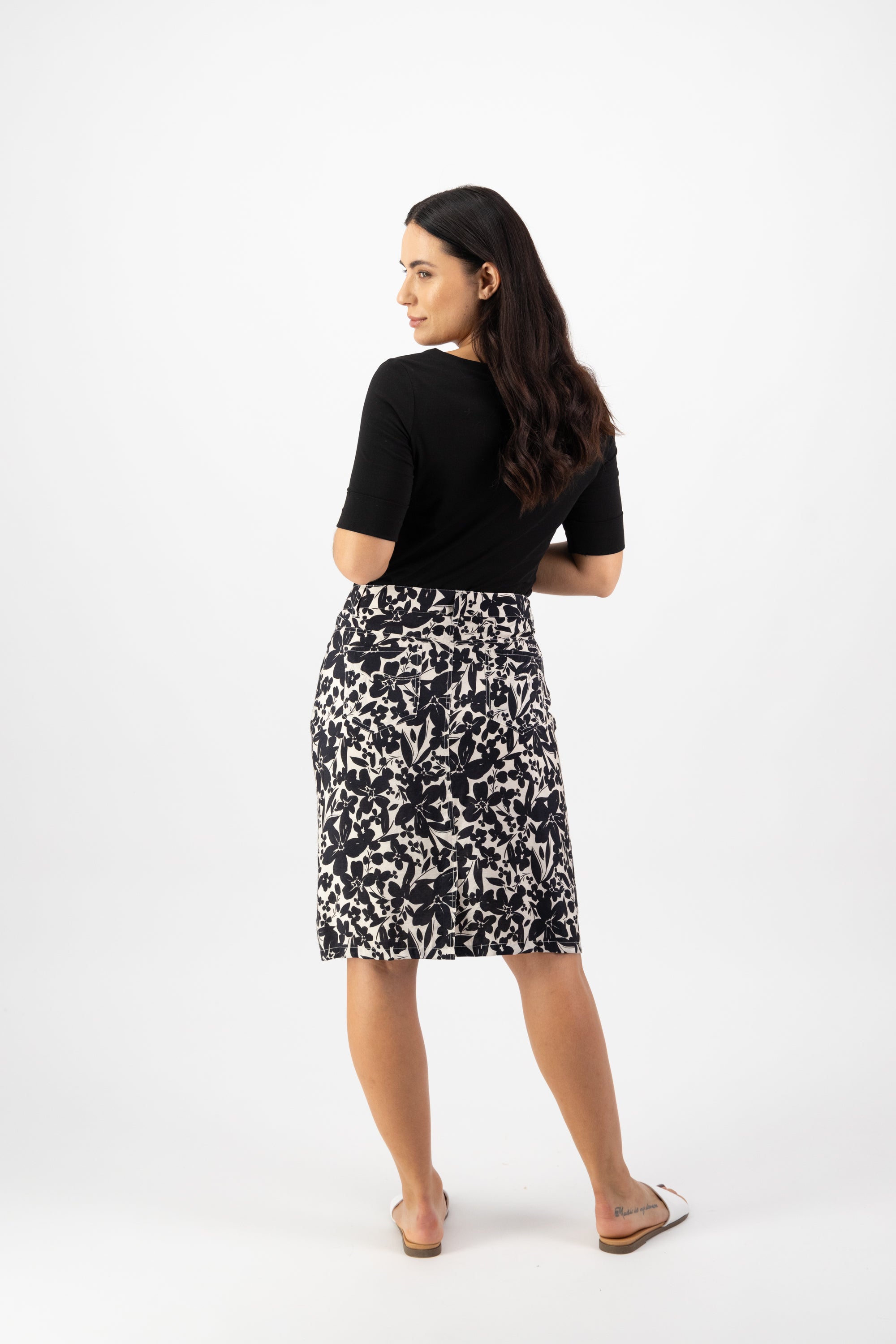 Vassalli Knee Length Skirt - Manhattan