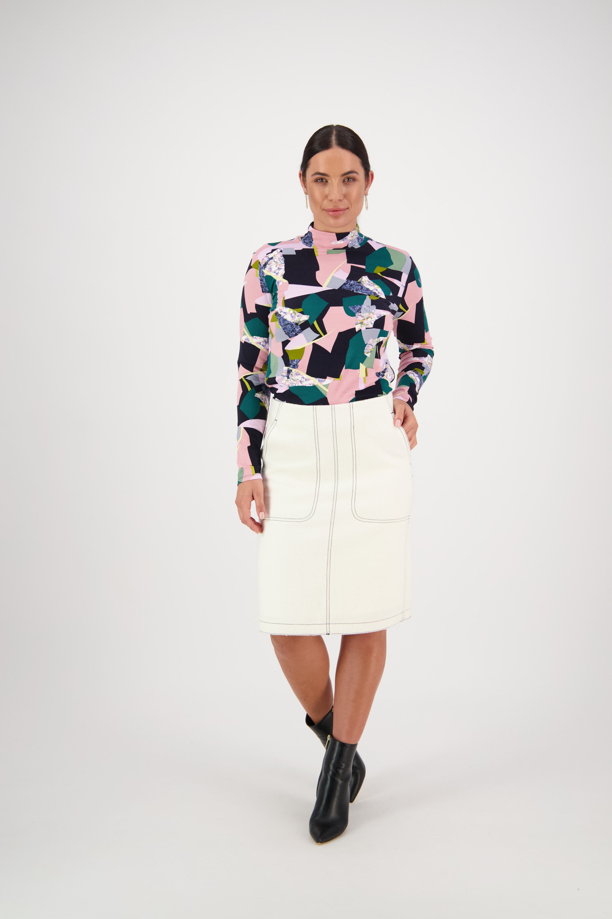 Vassalli Knee Length Skirt with Contrast Stitching - Off White
