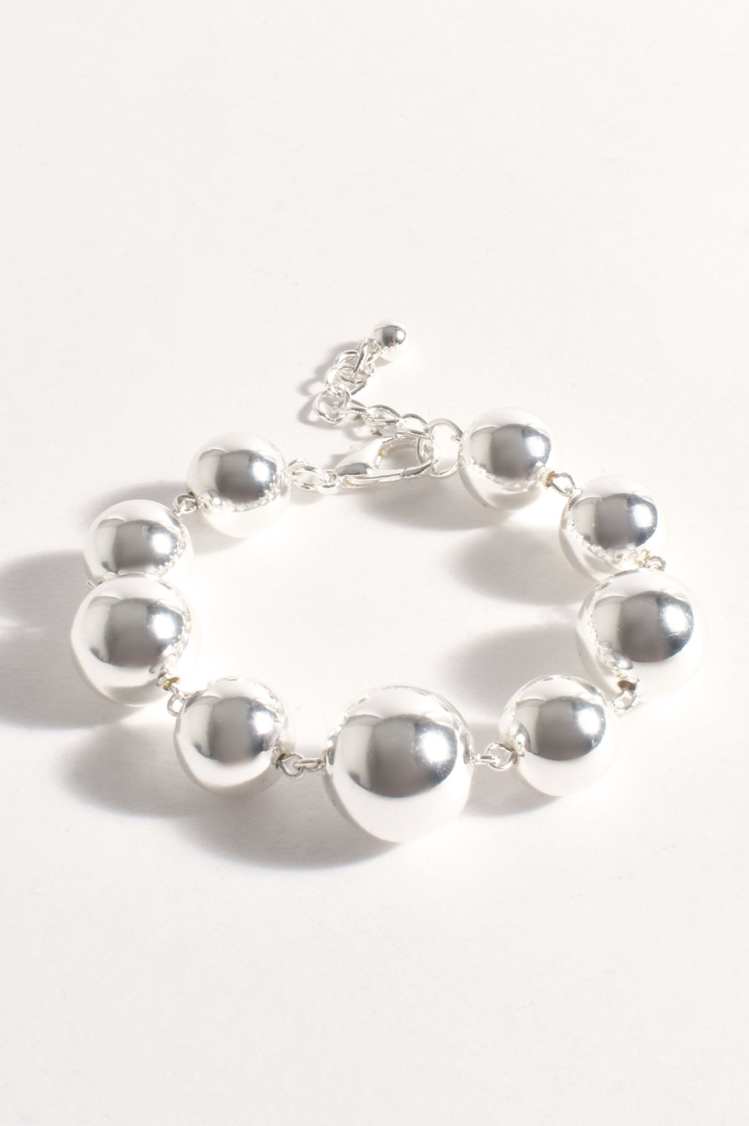 Adorne Oversize Handlink Ball Bracelet