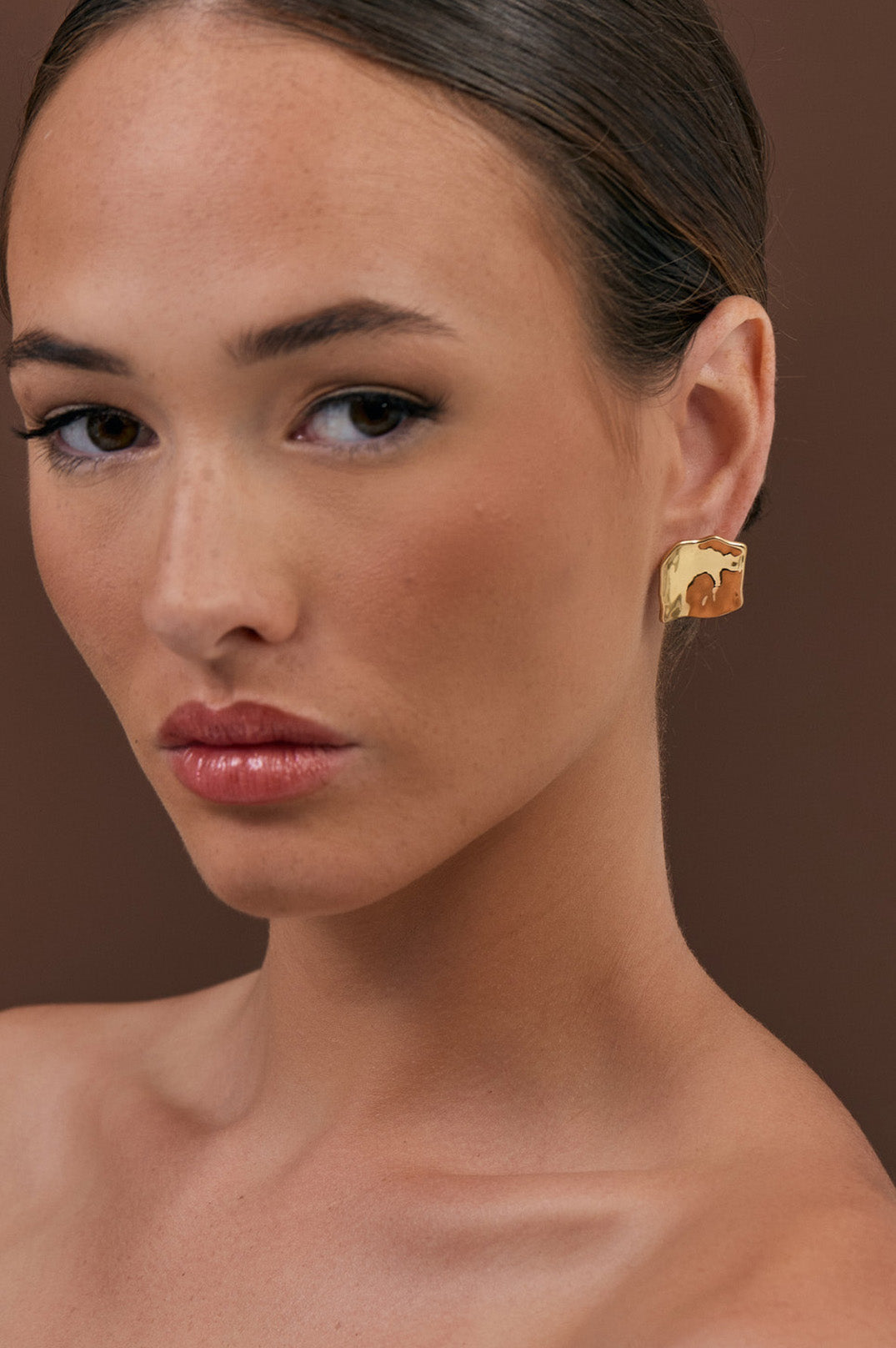 Adorne Wavy Square Stud Earrings - Gold