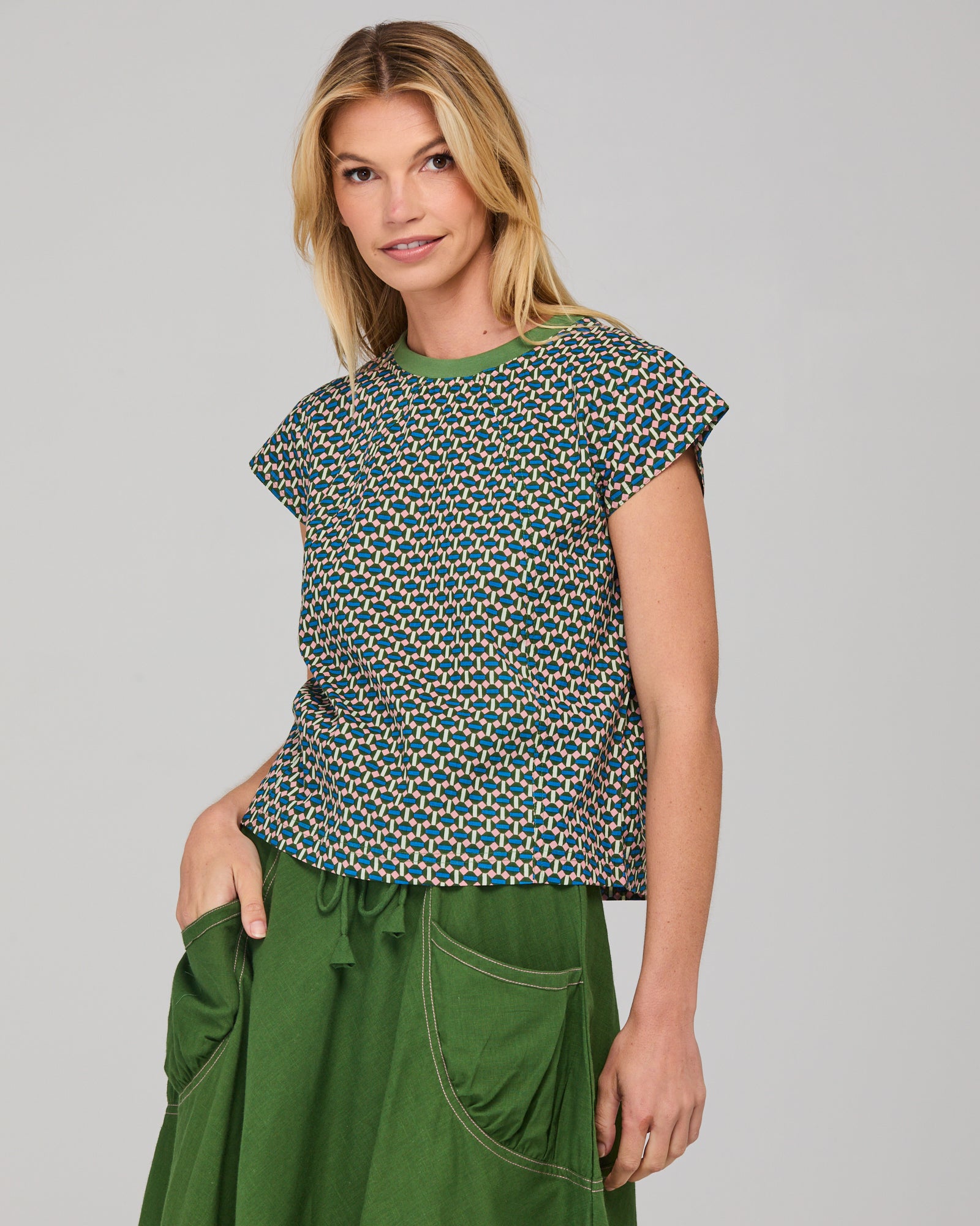 Boom Shankar Leaf Top - Sakura