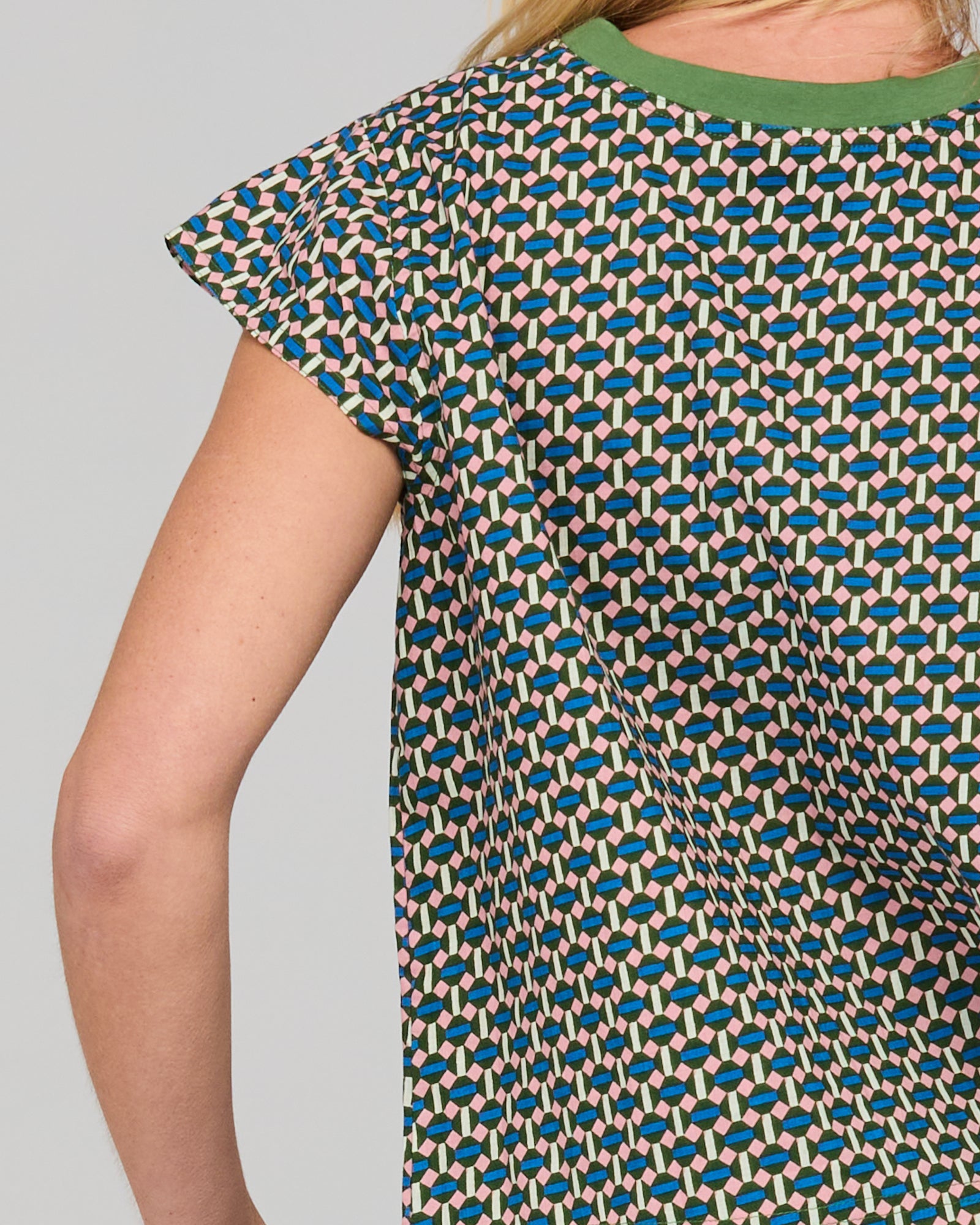 Boom Shankar Leaf Top - Sakura