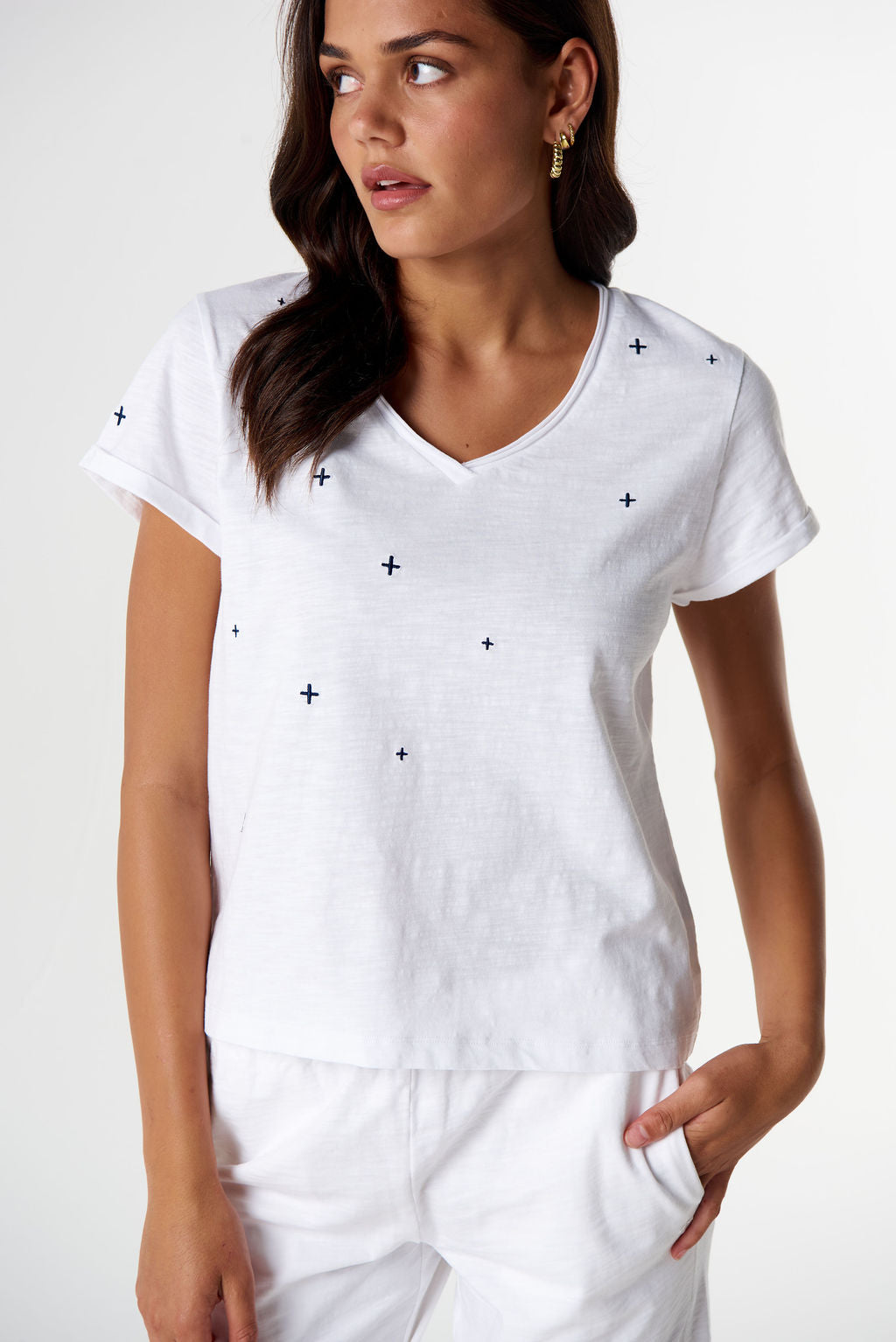 Cloth+Paper+Scissors Irregular Embroidered V Neck Tee - White/Parisian Navy