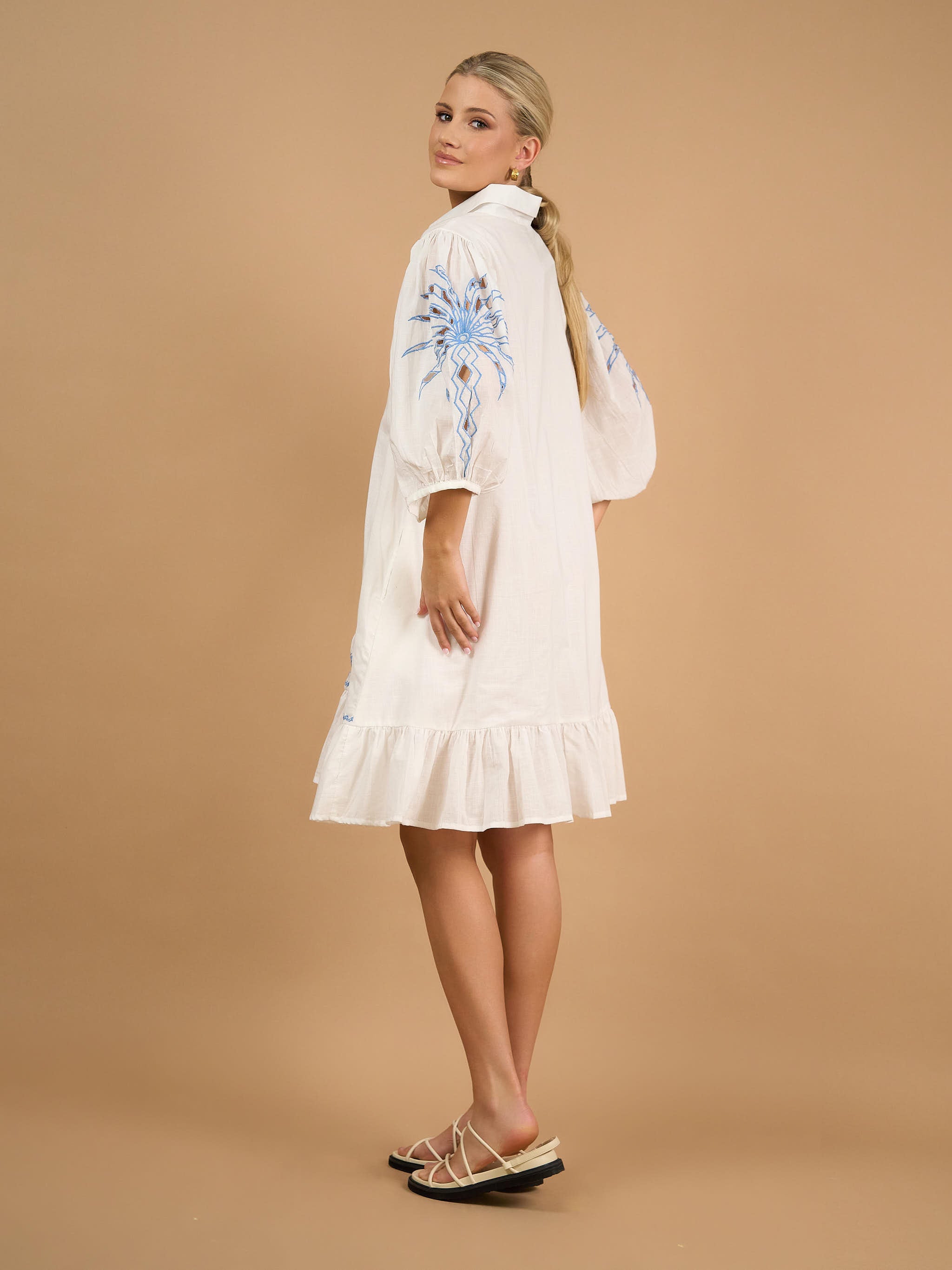 Collectivo June Dress - White/Blue Palm