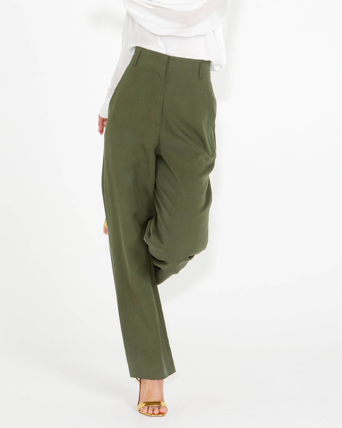 Fate+Becker Alter Ego Tailored Pant - Olive