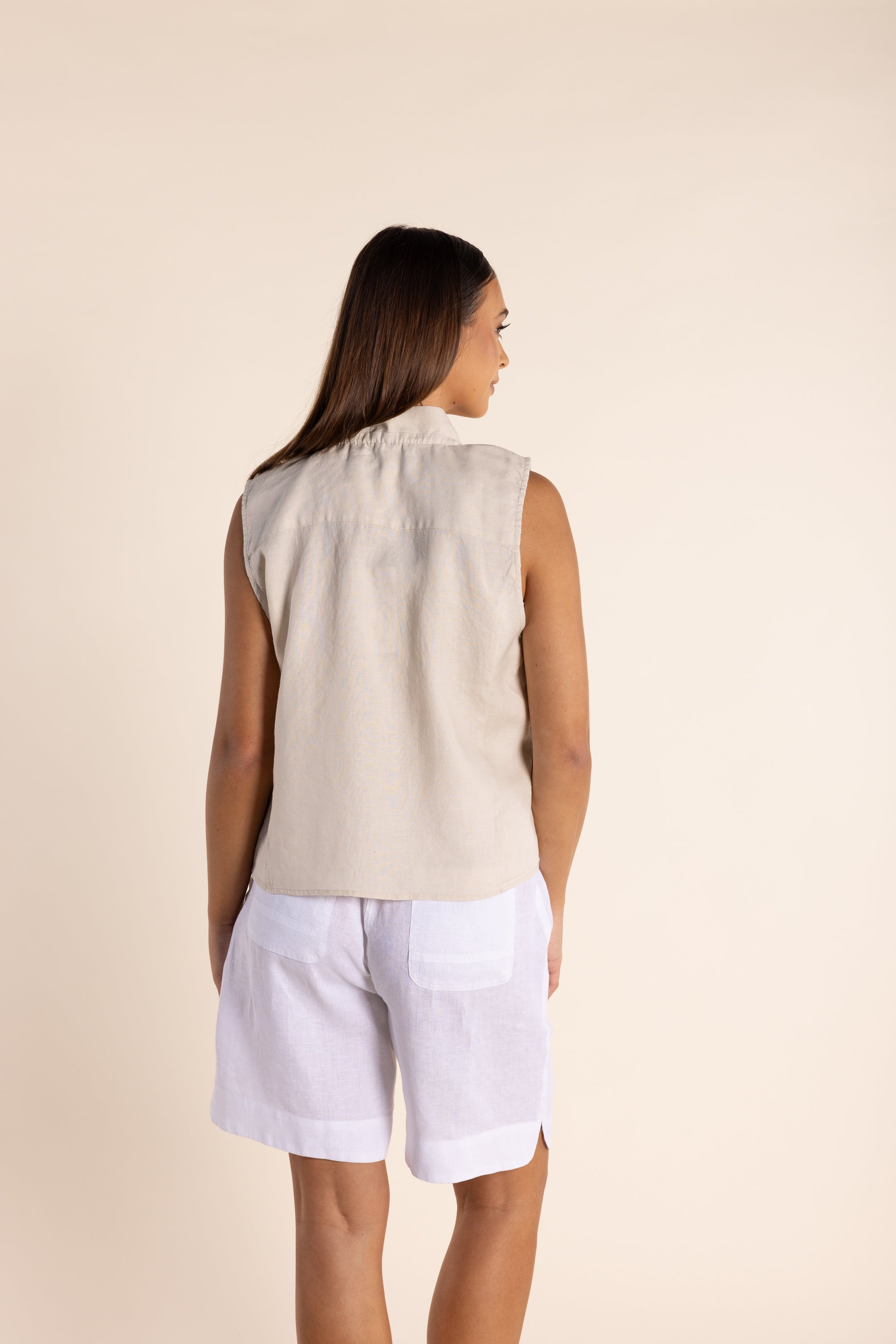 Two T's Linen Shorts - White