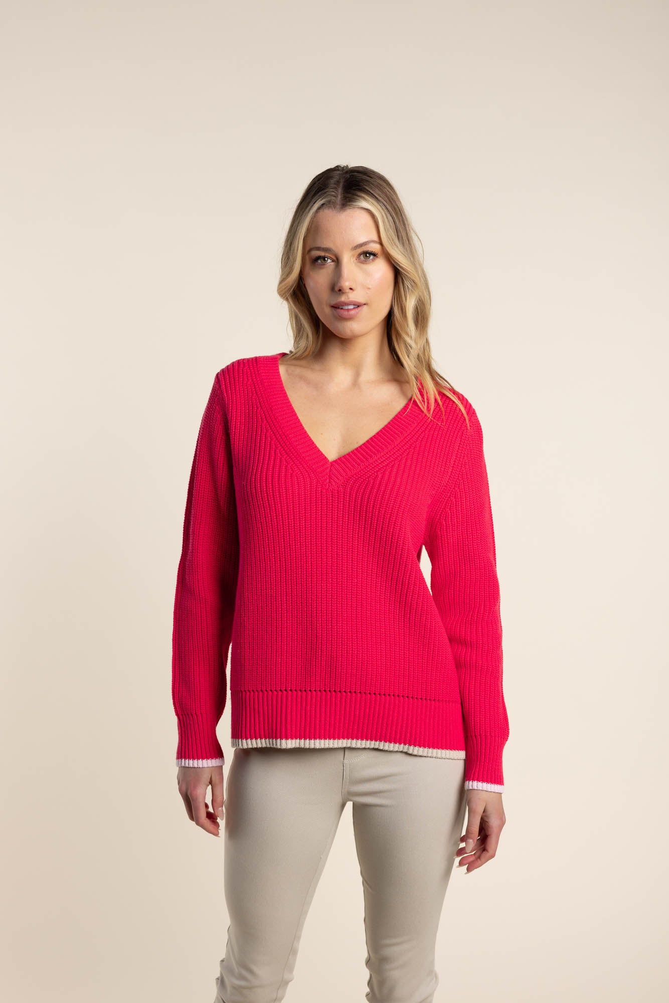 Two T's V Neck with Contrast Tipping - Paradise Pink