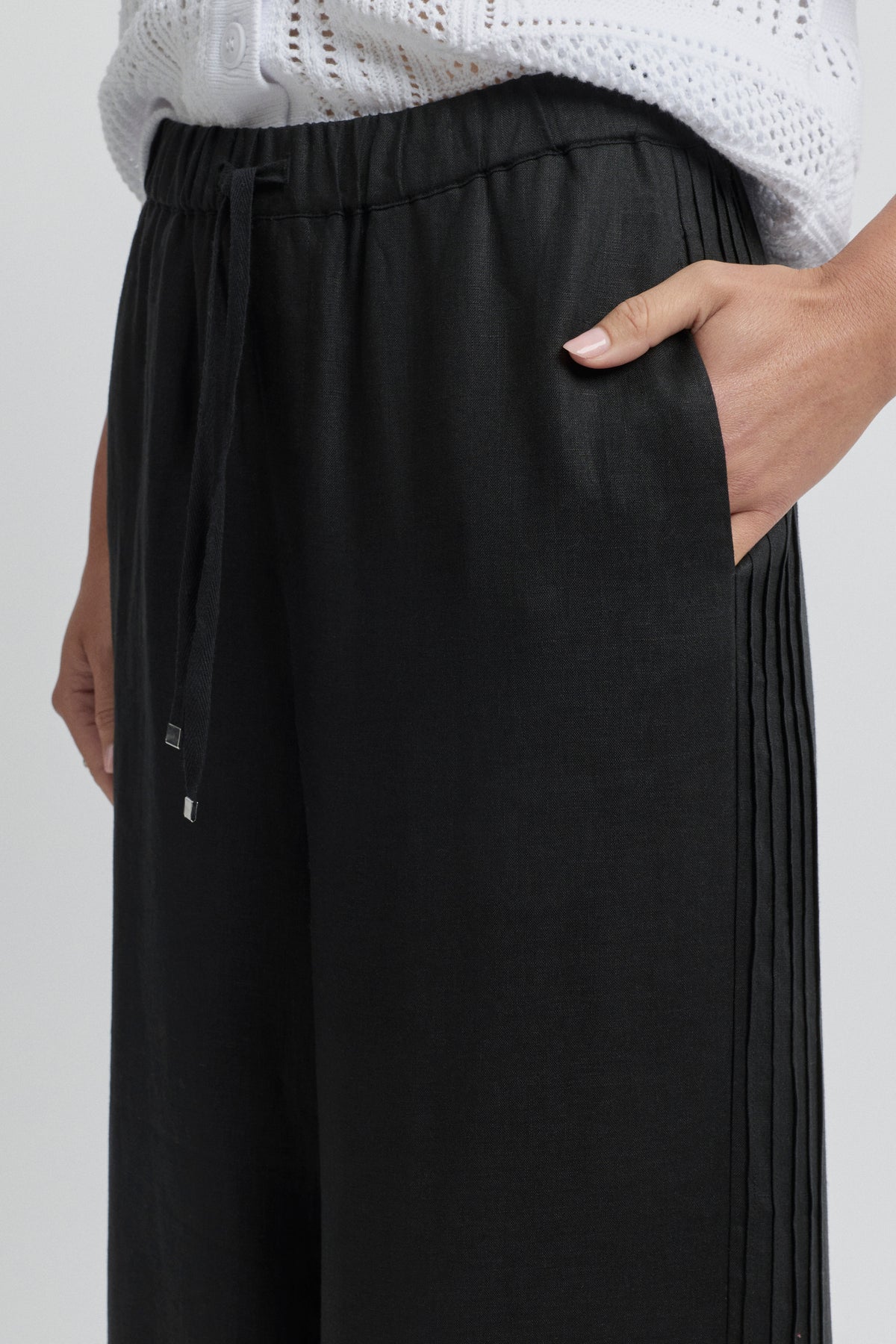 Yarra Trail Tirari Pintuck Pant - Black