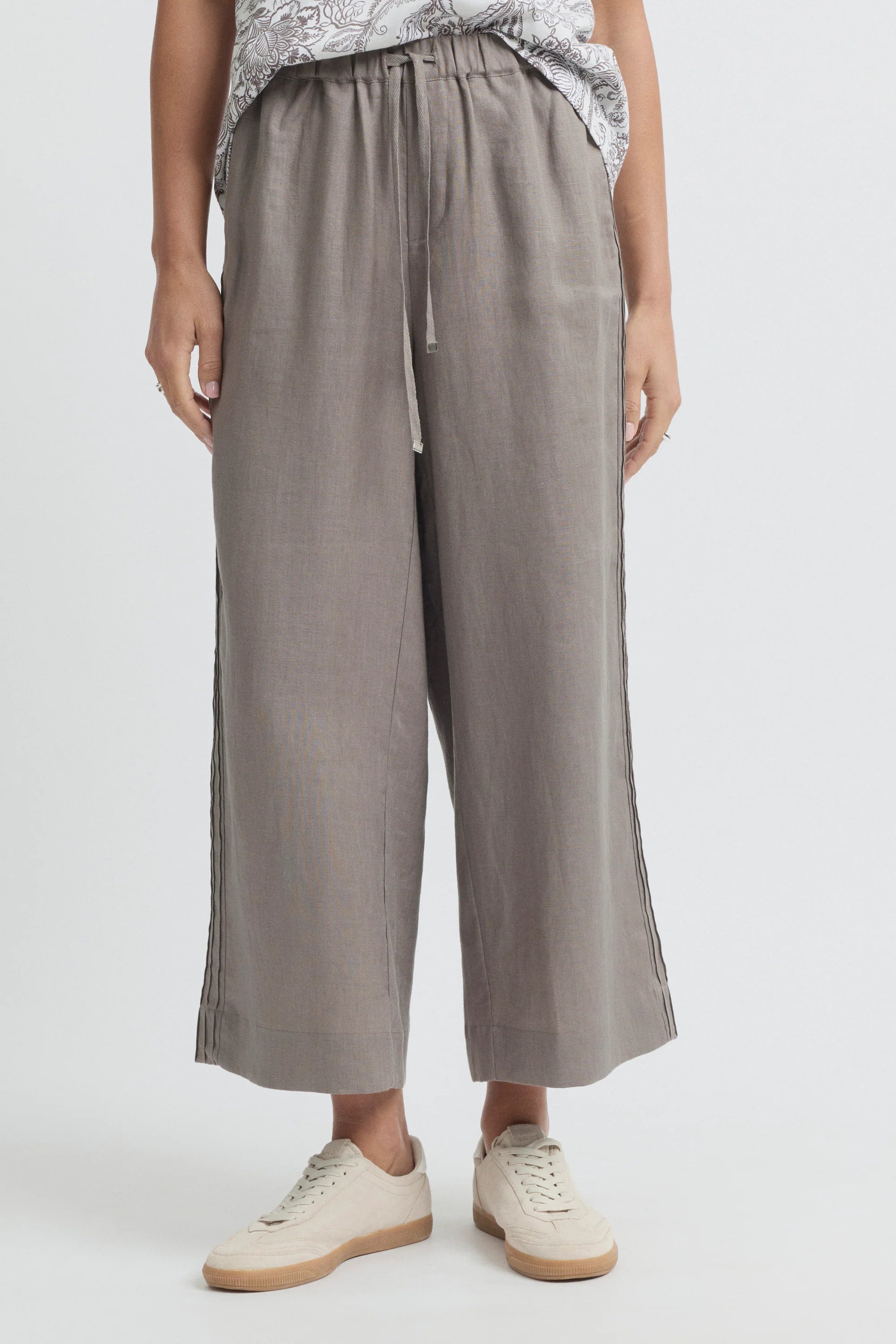 Yarra Trail Tirari Pintuck Pant - Earth