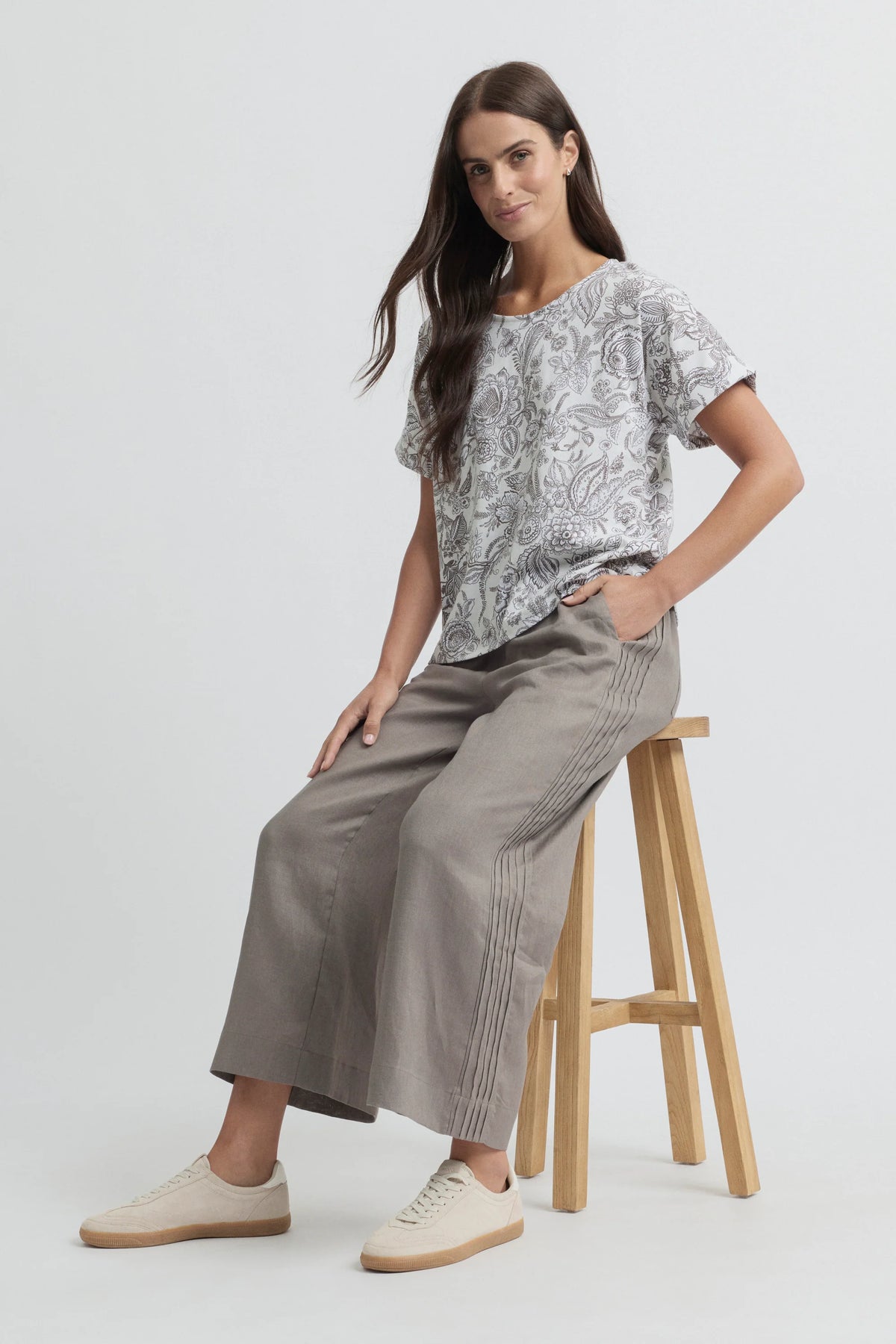 Yarra Trail Tirari Pintuck Pant - Earth