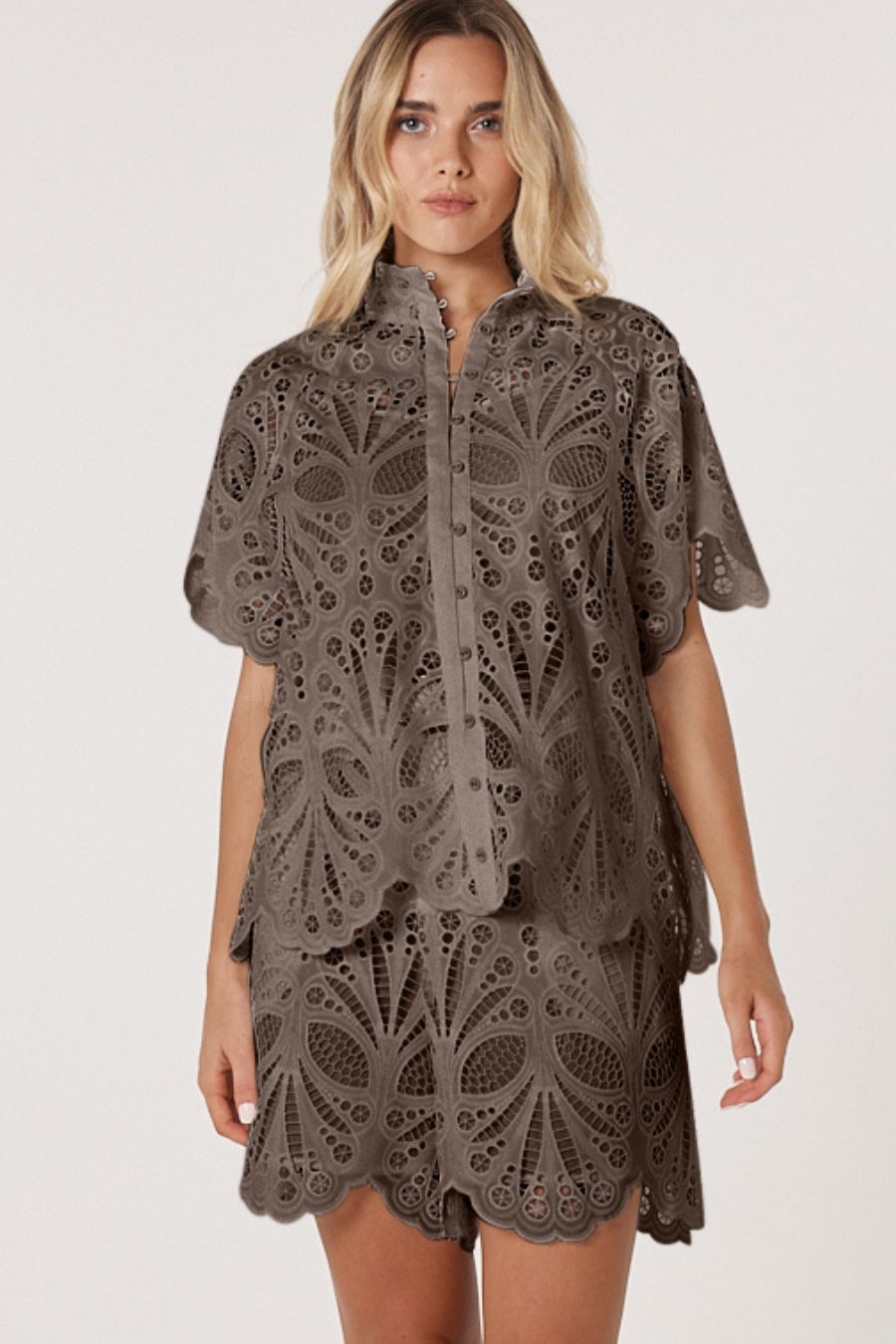 Fate+Becker Elara Broderie Short - Chocolate