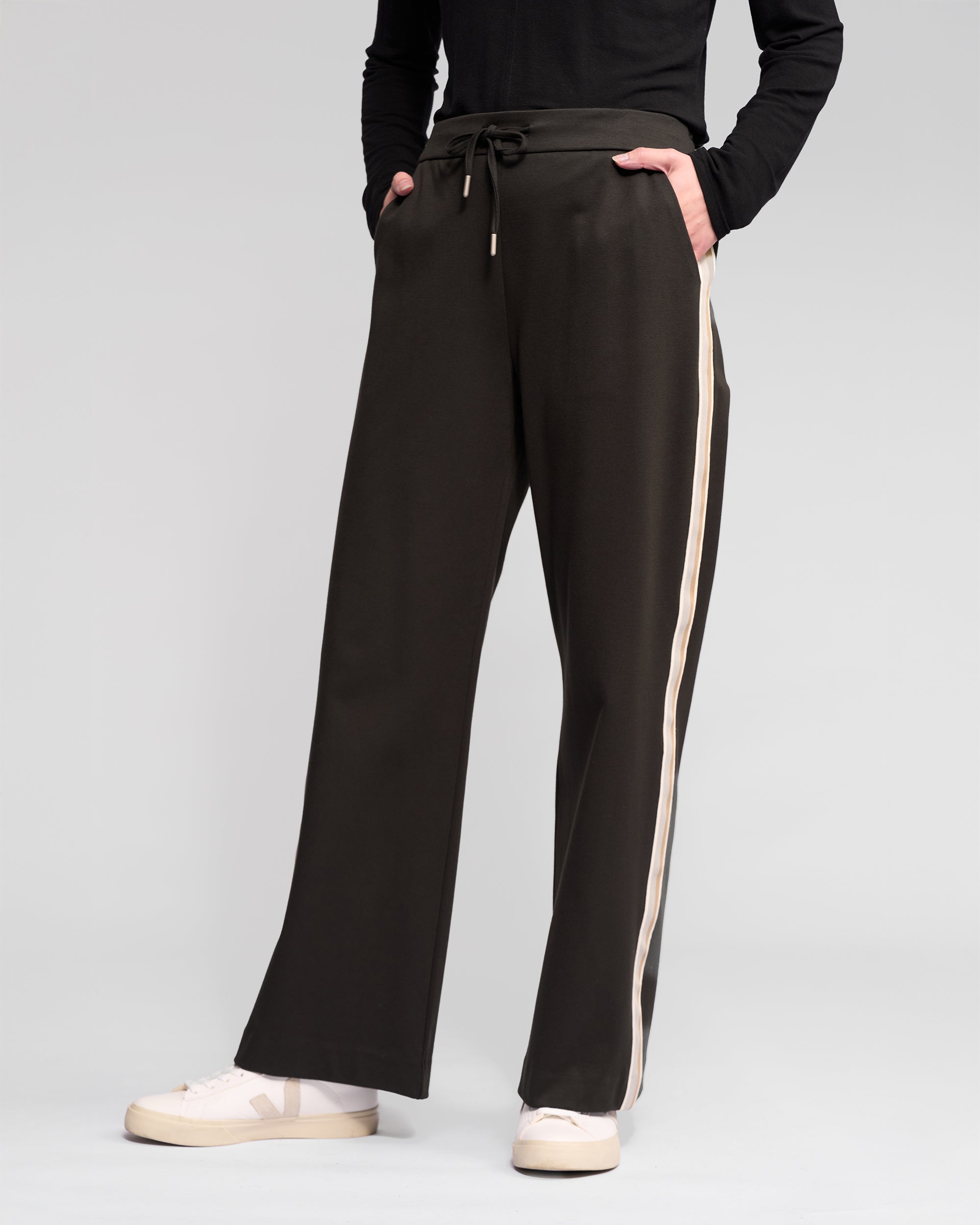 Vassalli Weekend Pant - Dark Hunter
