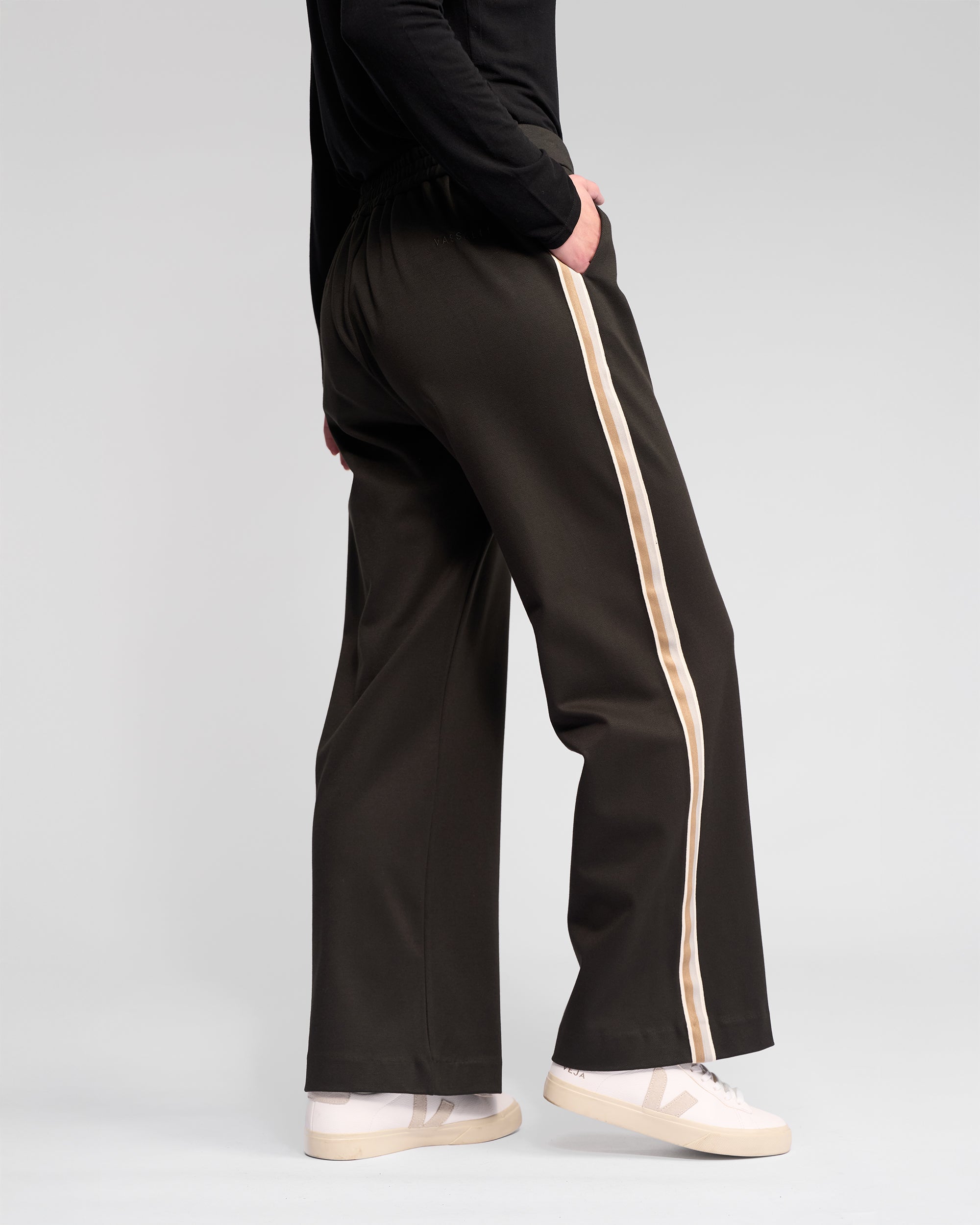 Vassalli Weekend Pant - Dark Hunter