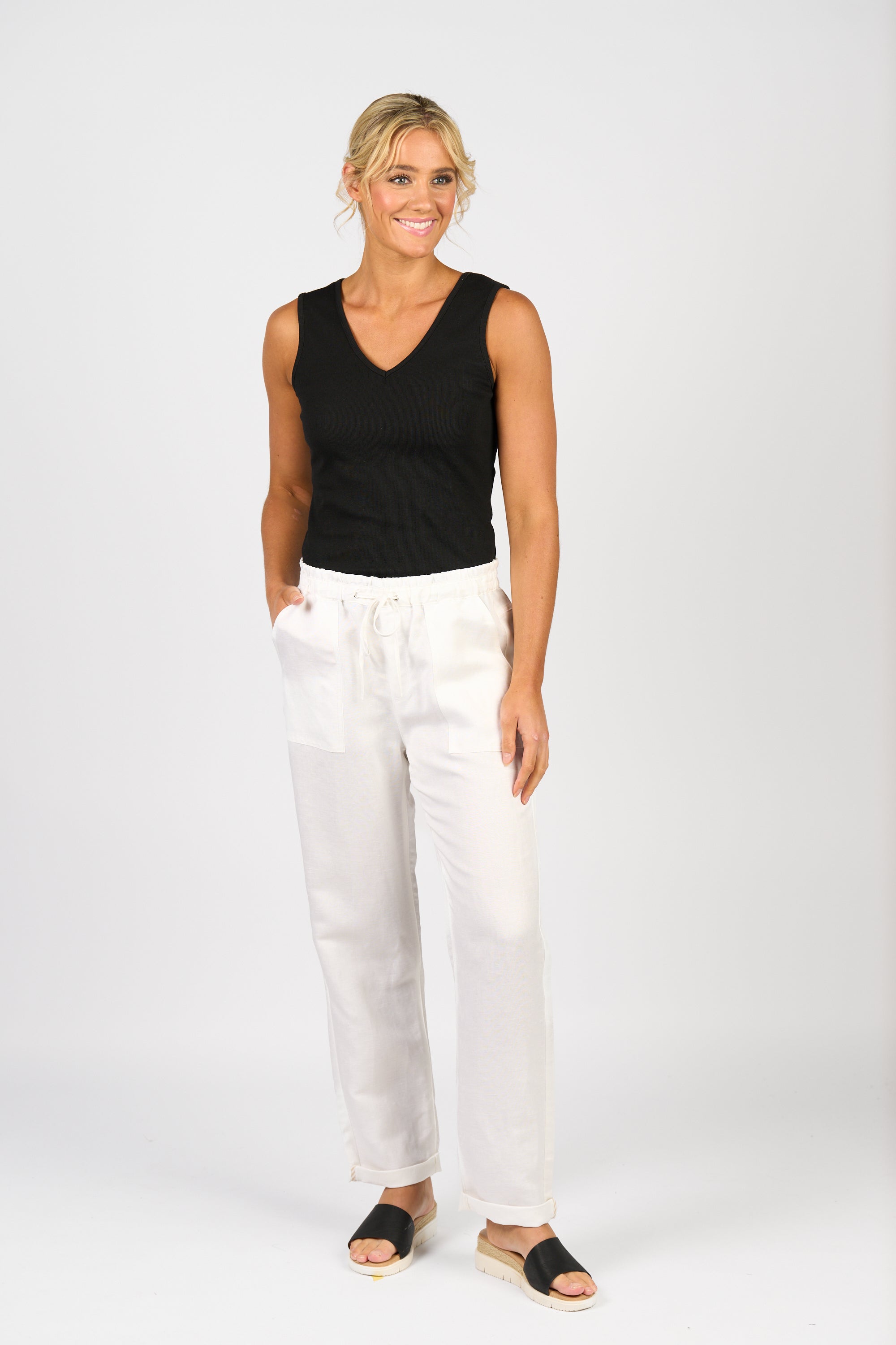 Vassalli Slim Leg Ankle Grazer Jean - White