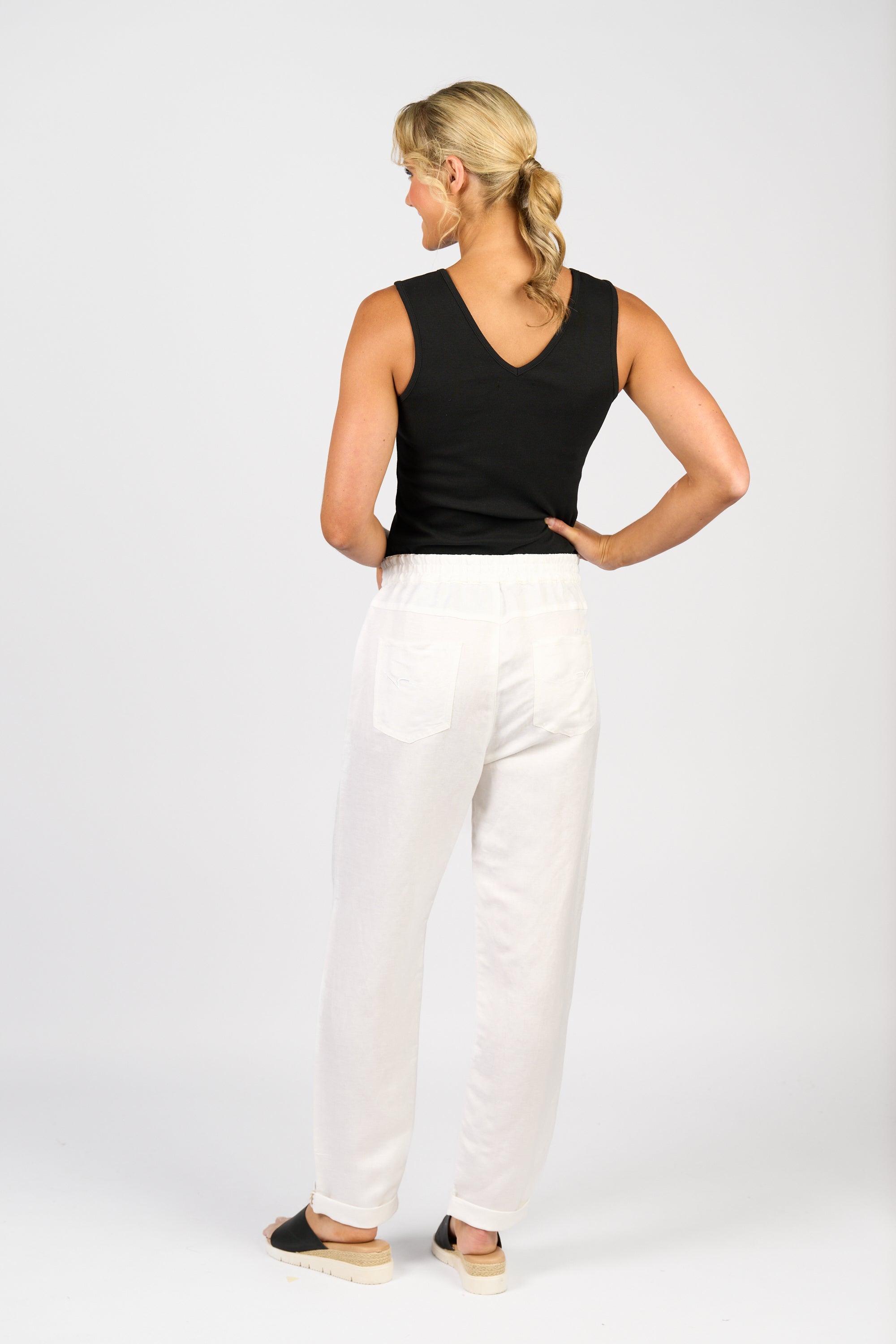Vassalli Slim Leg Ankle Grazer Jean - White